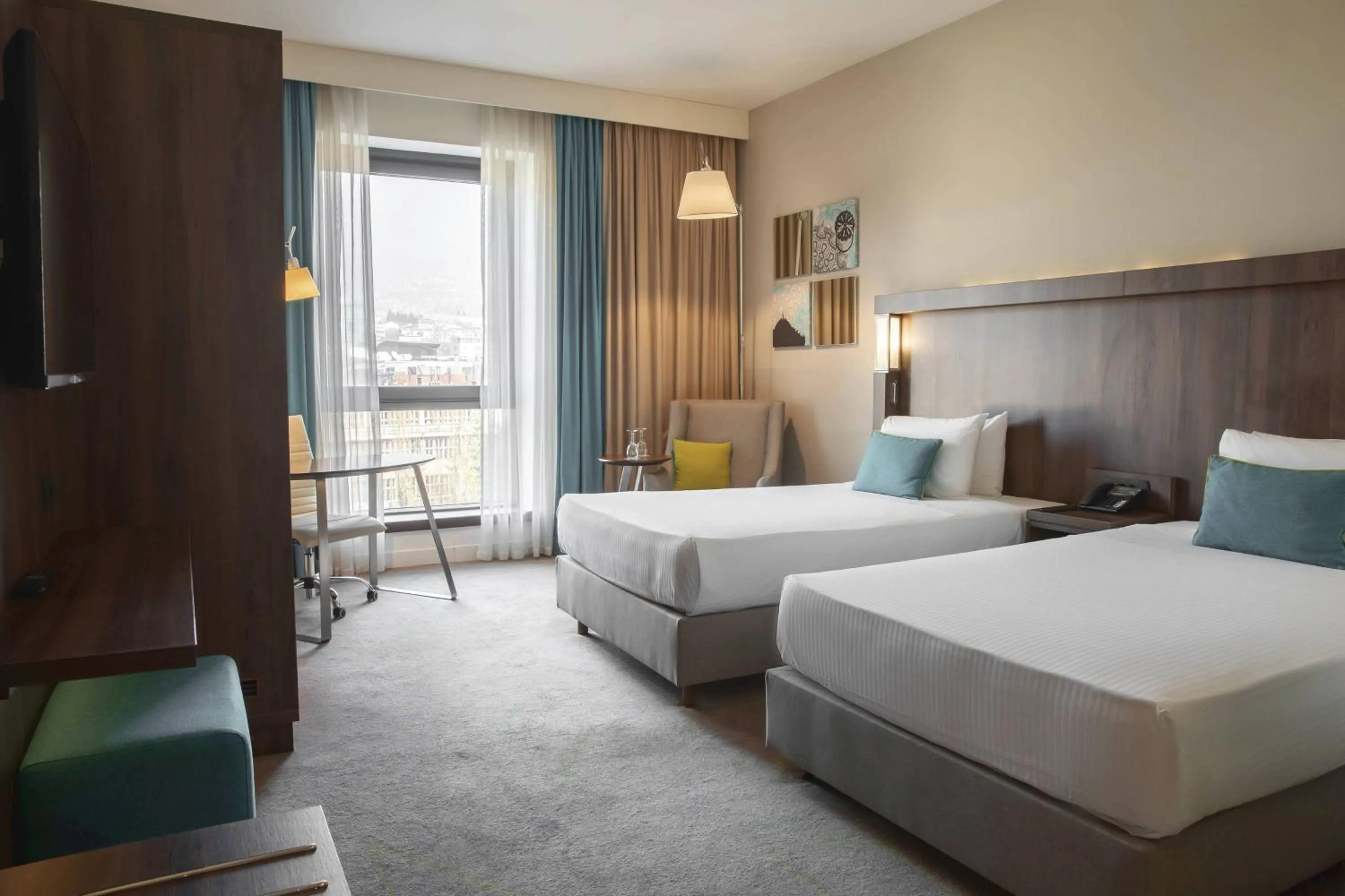 Photo of the whole room, Bed in Courtyard by Marriott Sarajevo