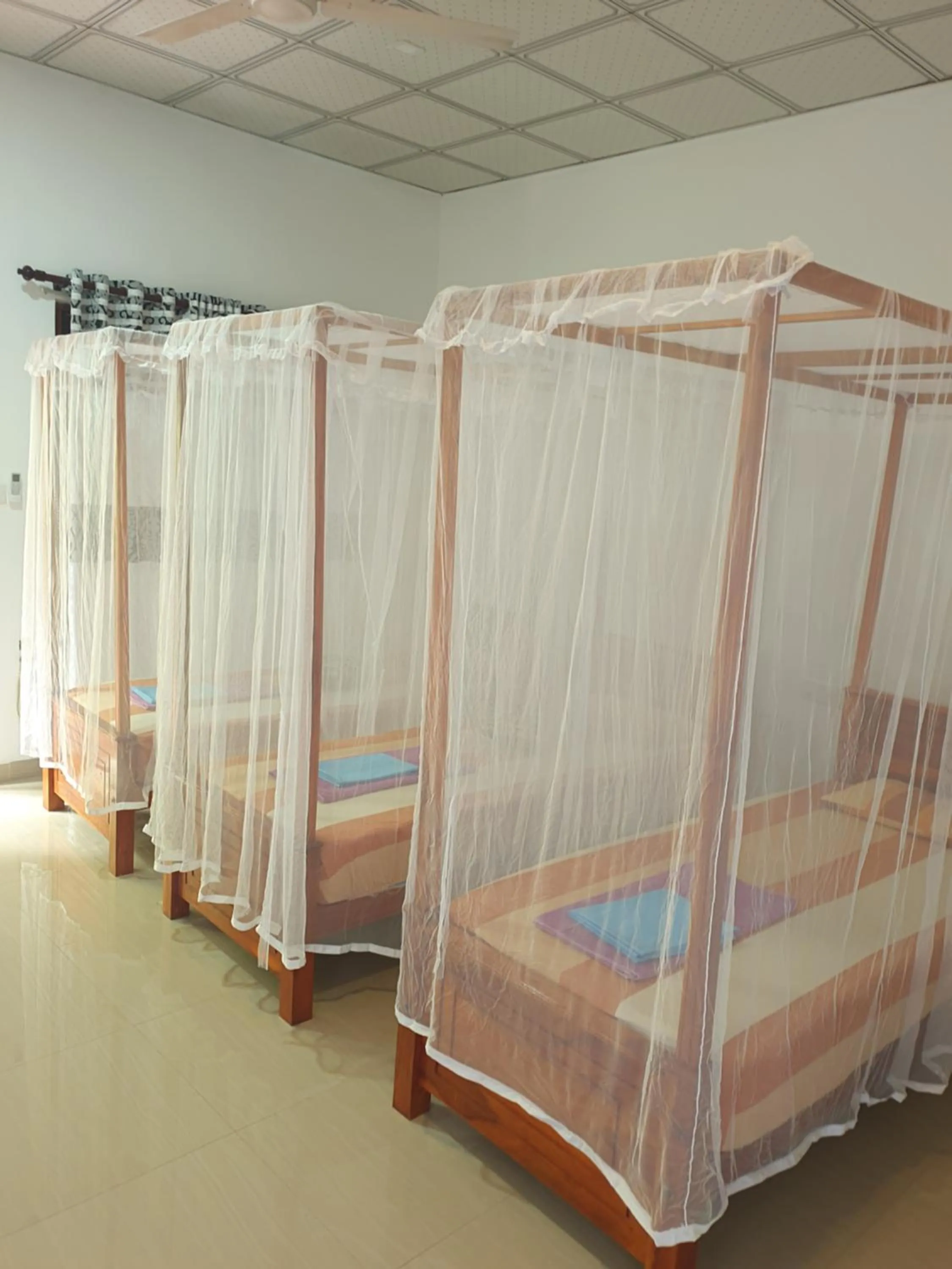 Bedroom, Bed in La Safari Inn Tissamaharama