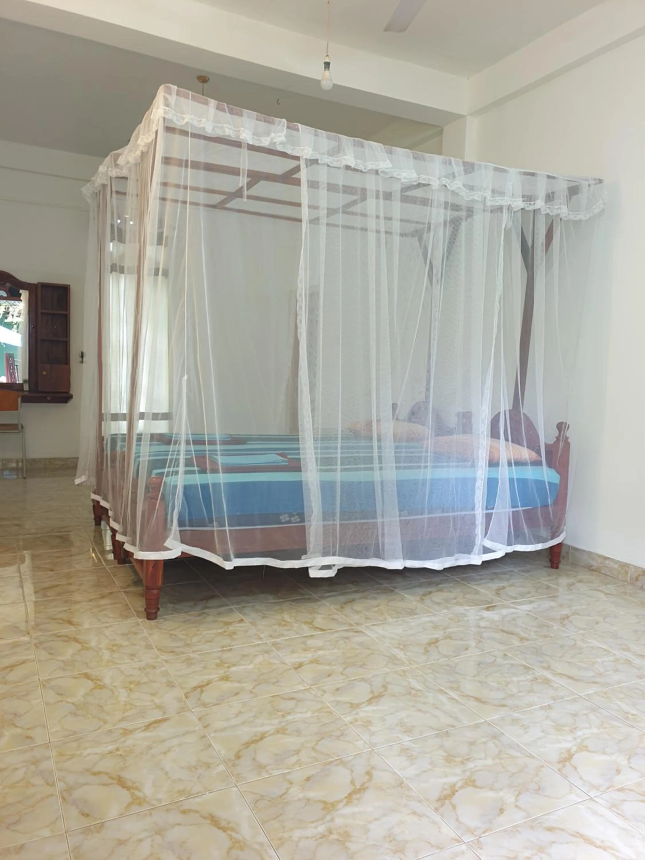 Bedroom, Bed in La Safari Inn Tissamaharama