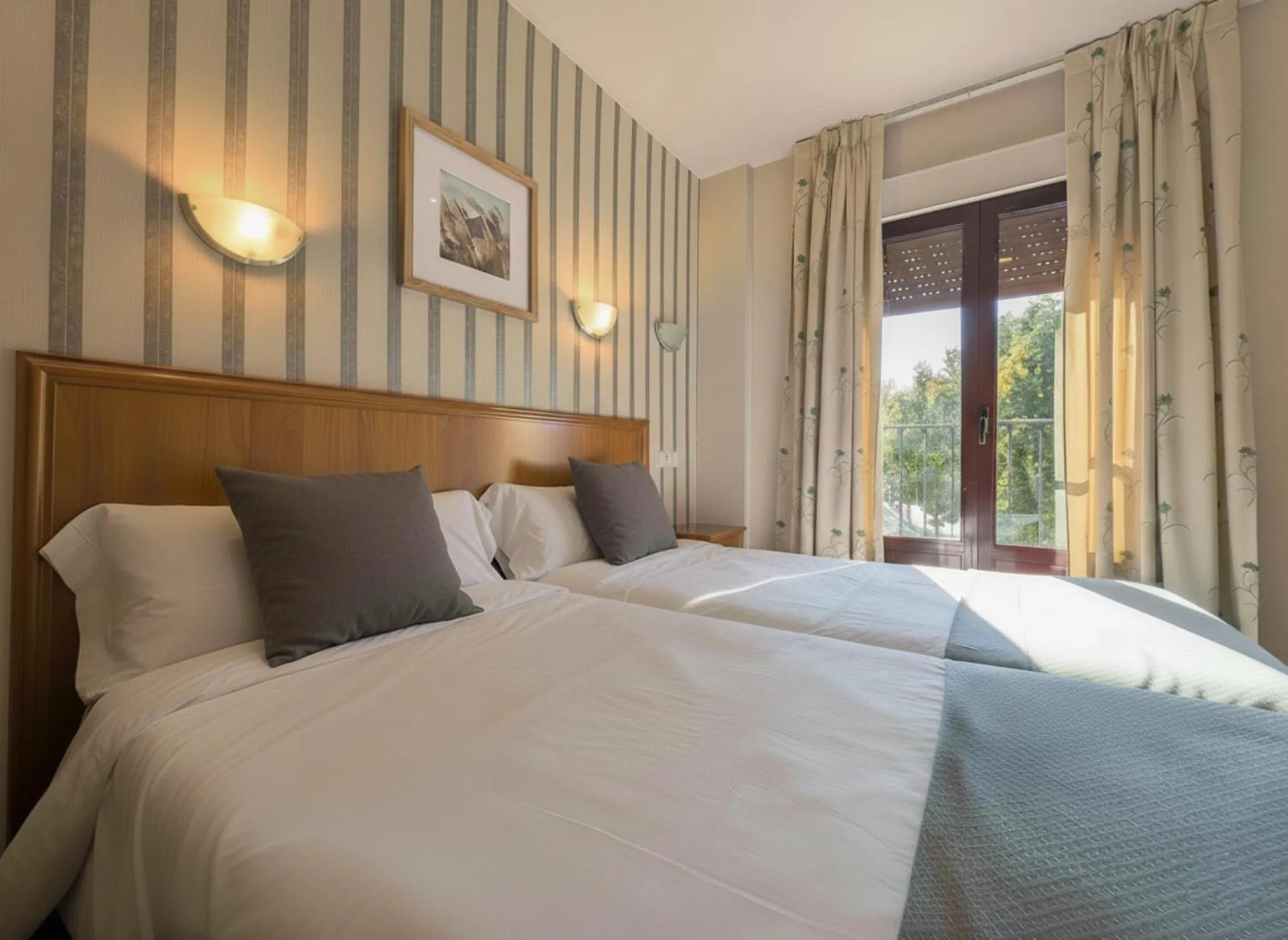 Bed in Hospedería Puerta de la Catedral