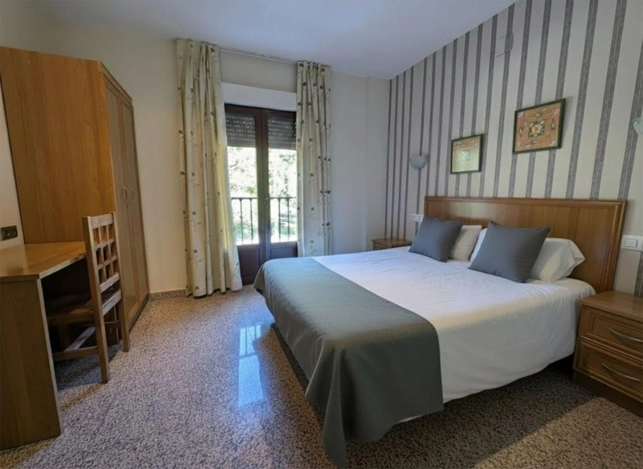 Bed in Hospedería Puerta de la Catedral