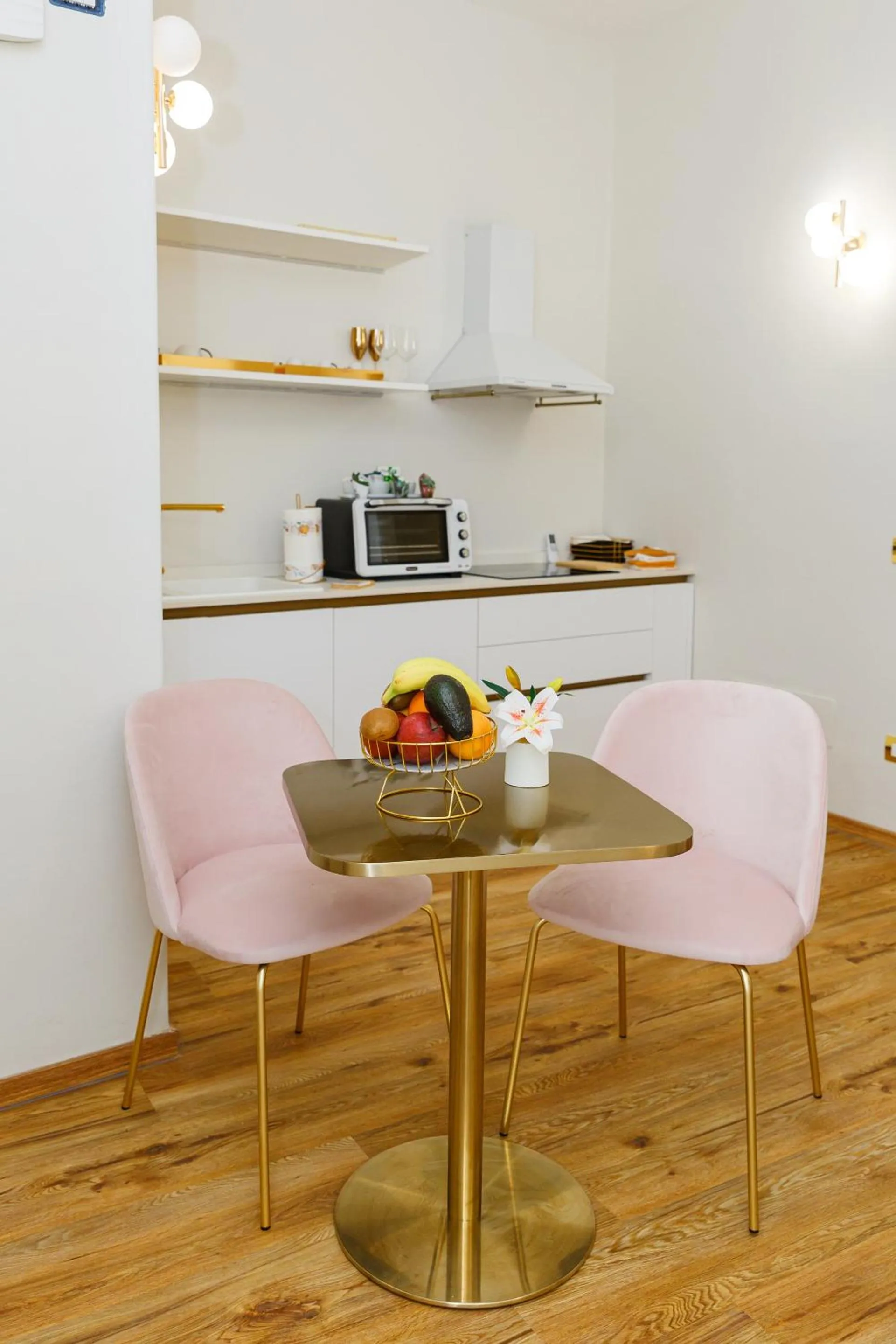 Kitchen or kitchenette in Golden Palace Luxury Guest House