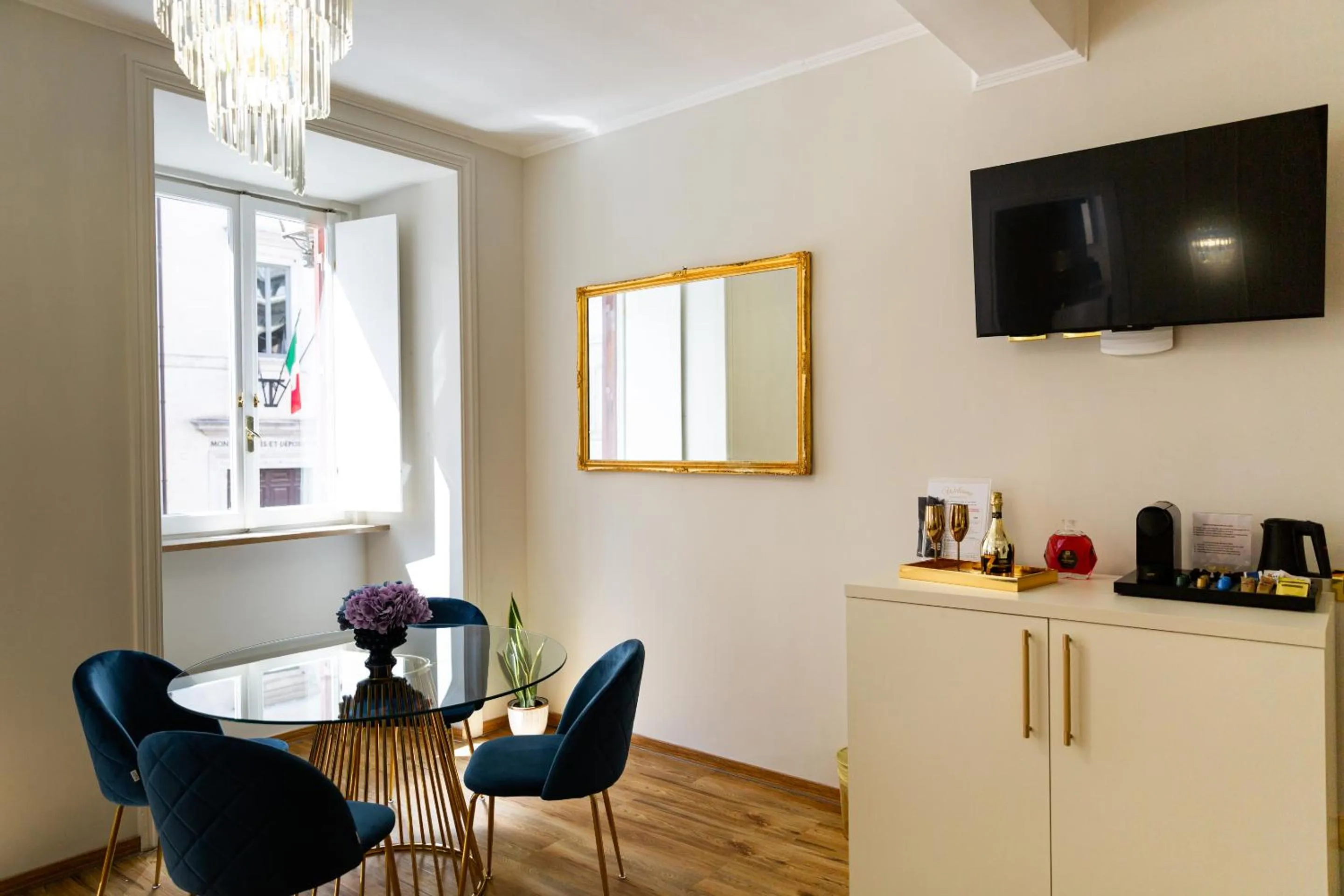 Living room in Golden Palace Luxury Guest House