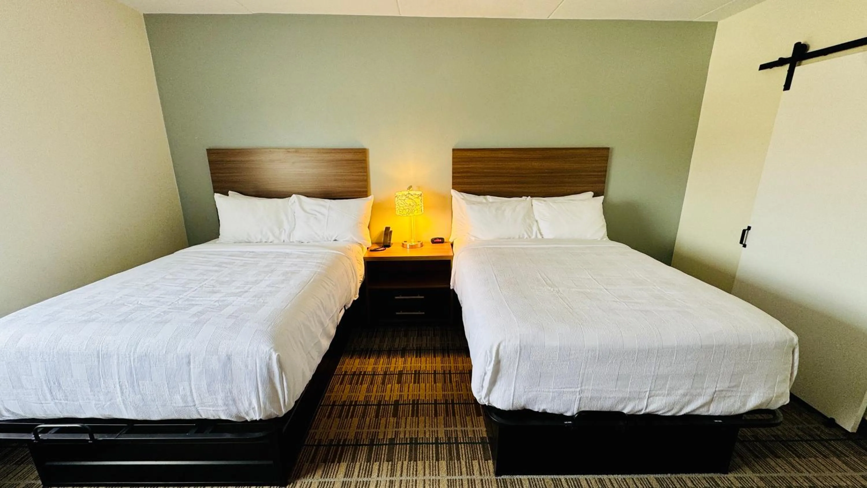 Bed in MainStay Suites Chambersburg