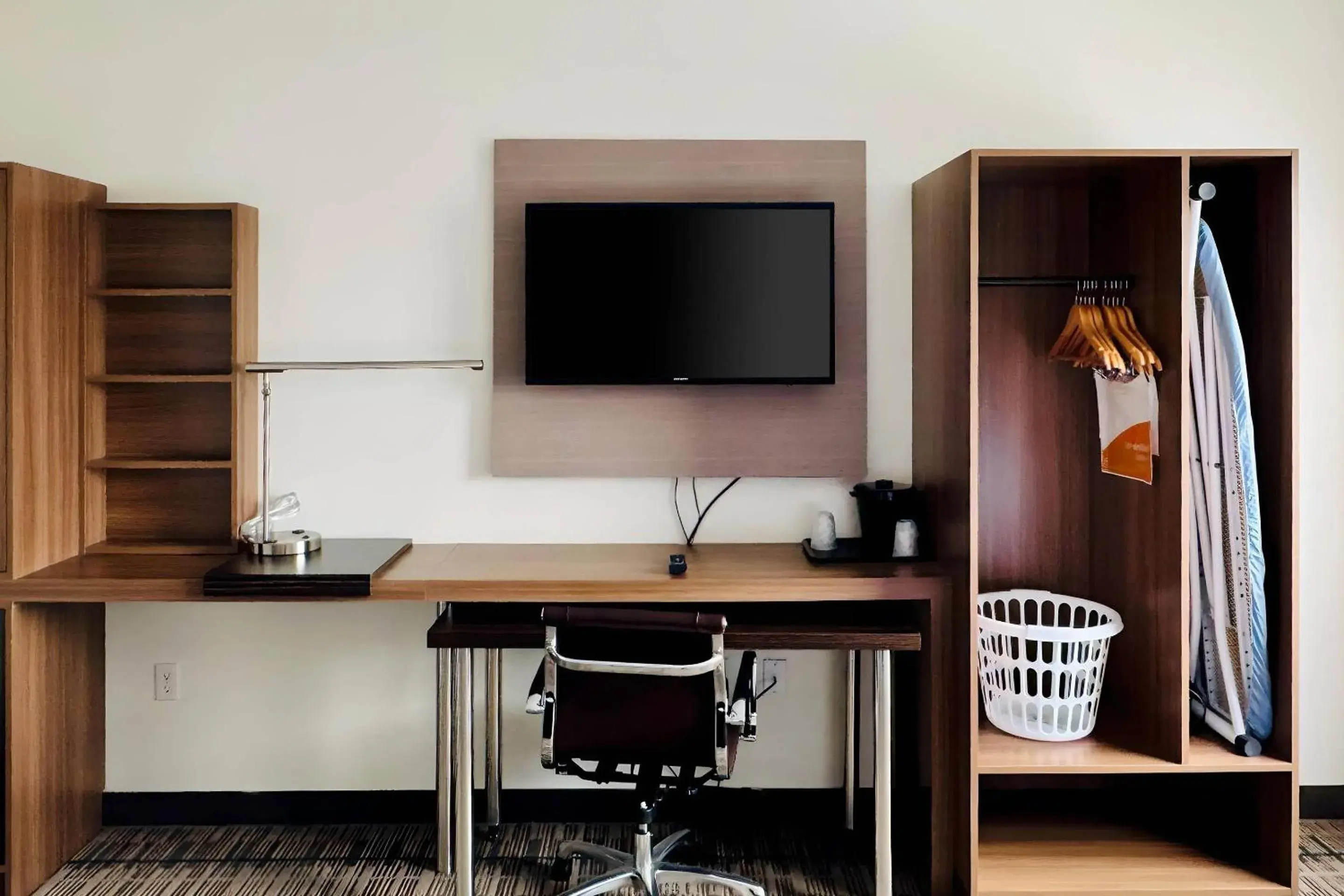 Bedroom in MainStay Suites Chambersburg Bedroom in MainStay Suites Chambersburg