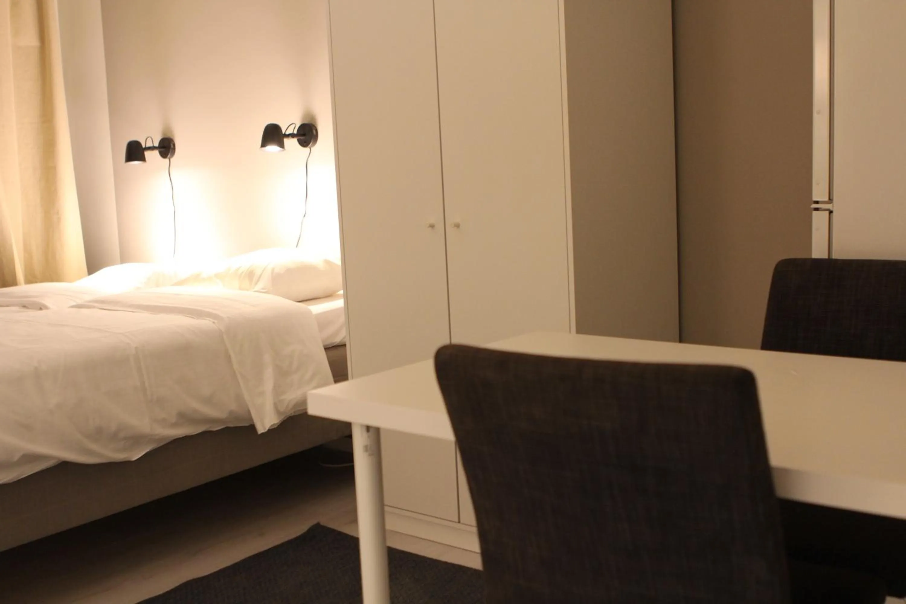 Property building, Bed in Hotell Bromma
