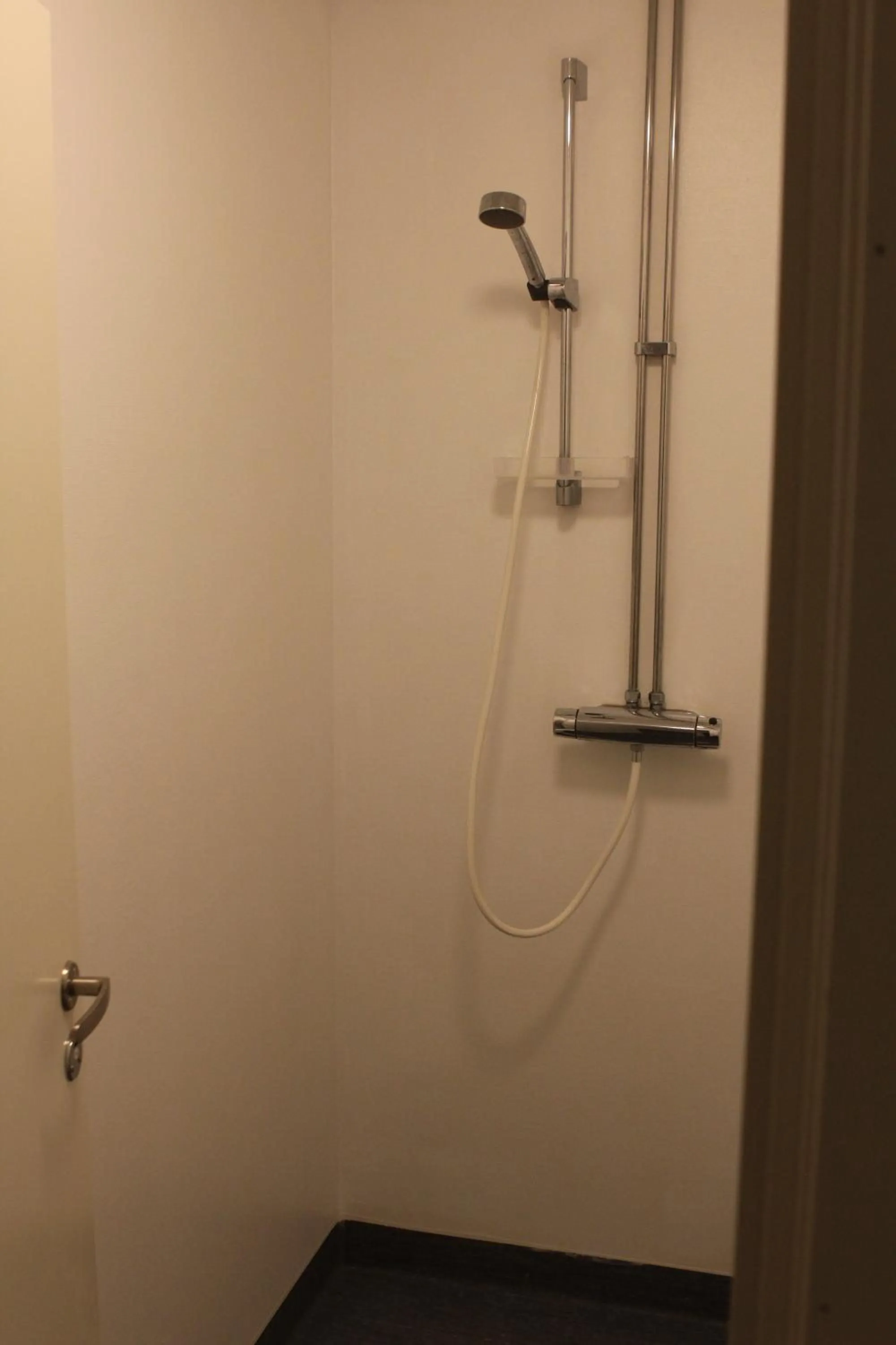 Shower in Hotell Bromma