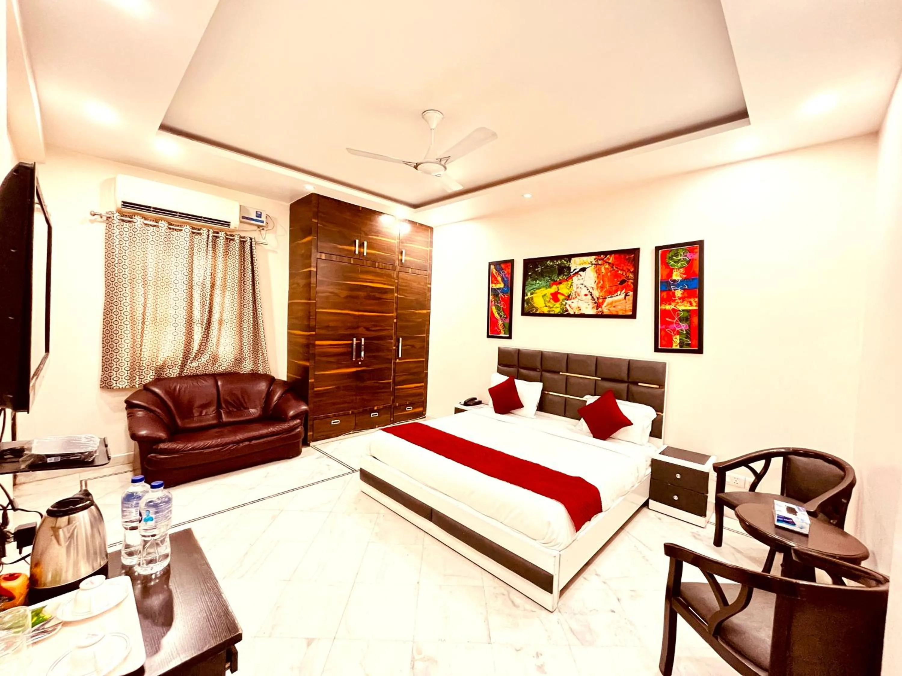 Bed in South INN near AIIMS Hospital Green Park South Delhi