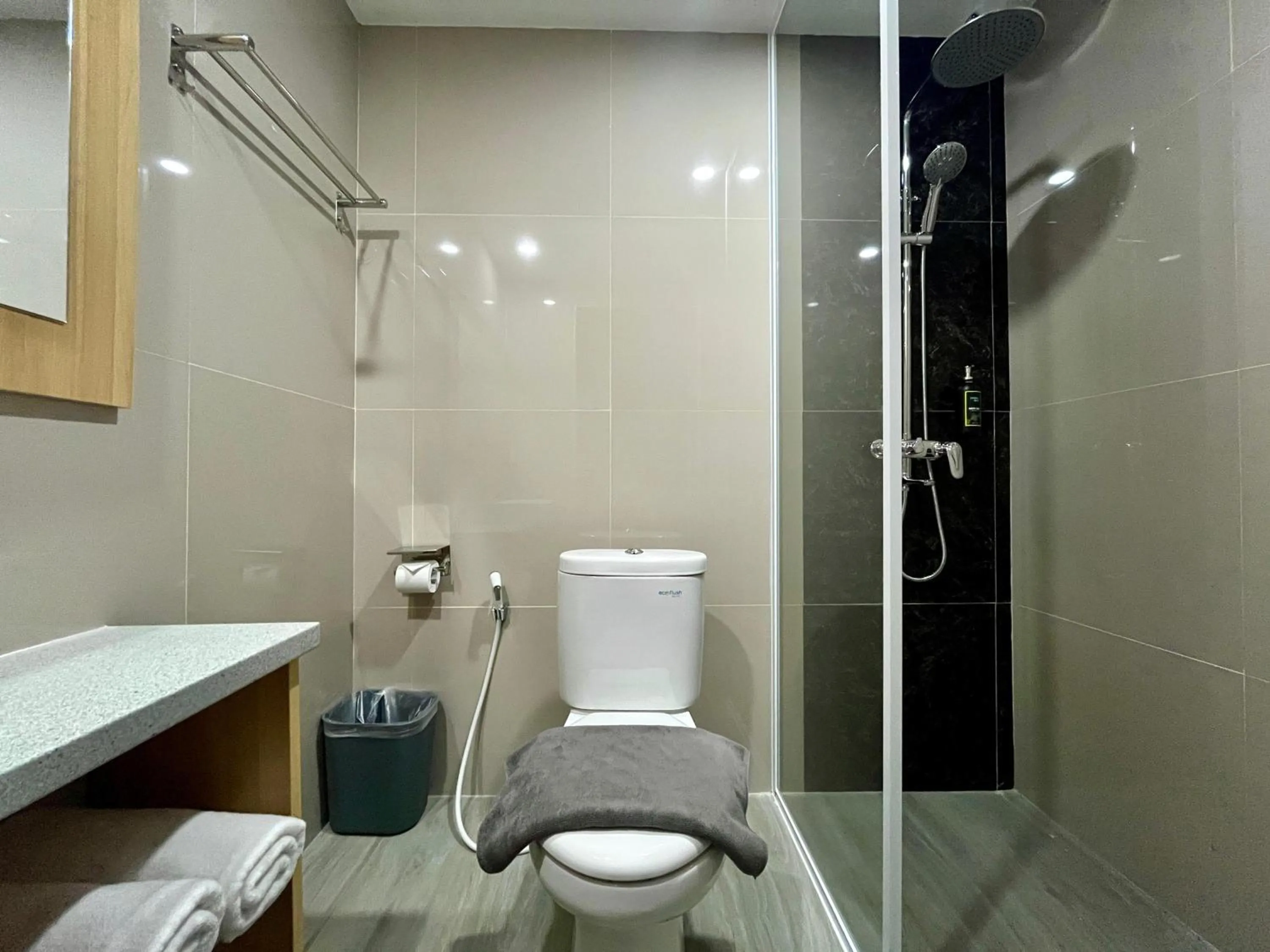 Shower in Front One Boutique Adria Boyolali