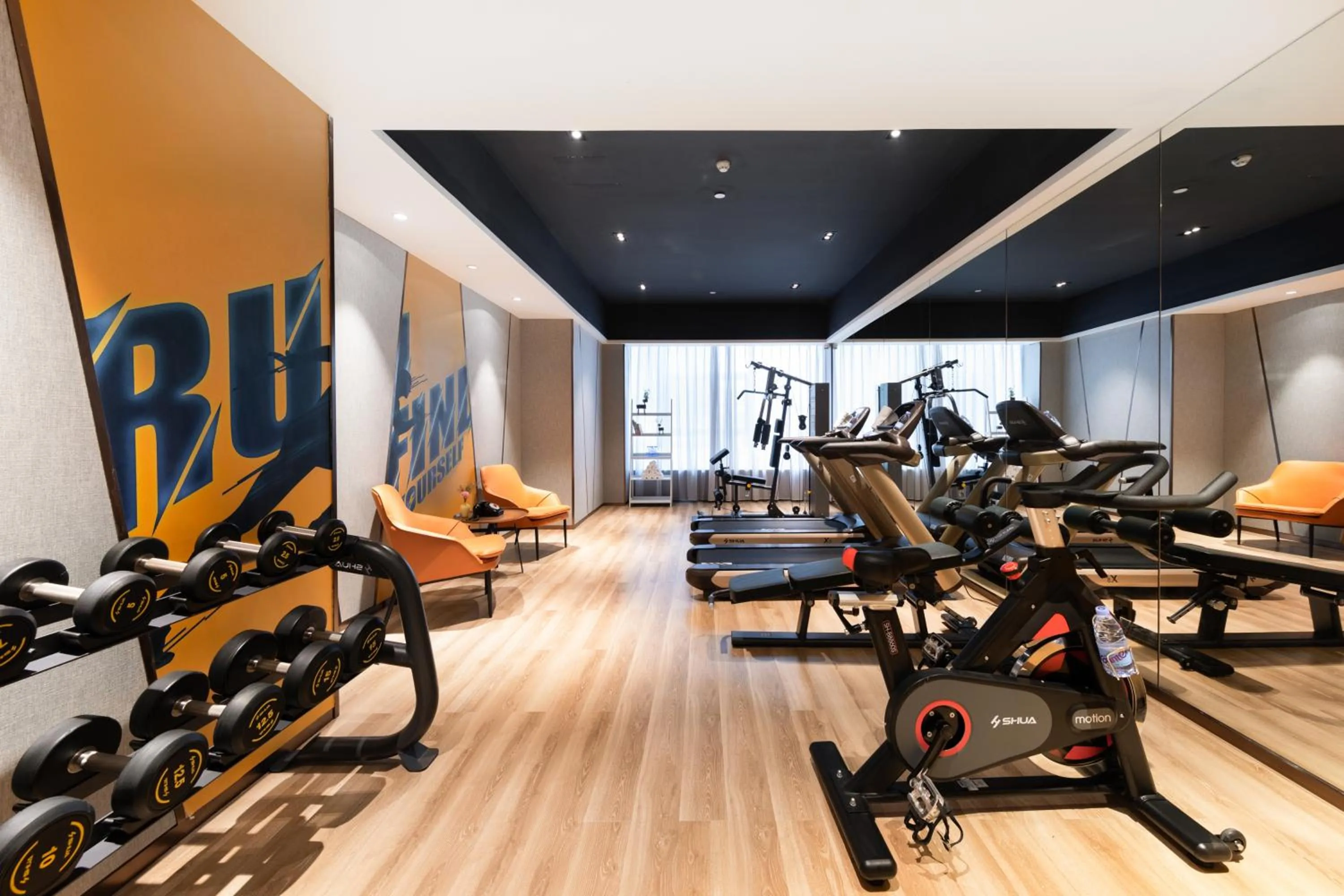 Fitness centre/facilities in Atour Hotel Zhuhai Xiangzhou Aoyuan Plaza
