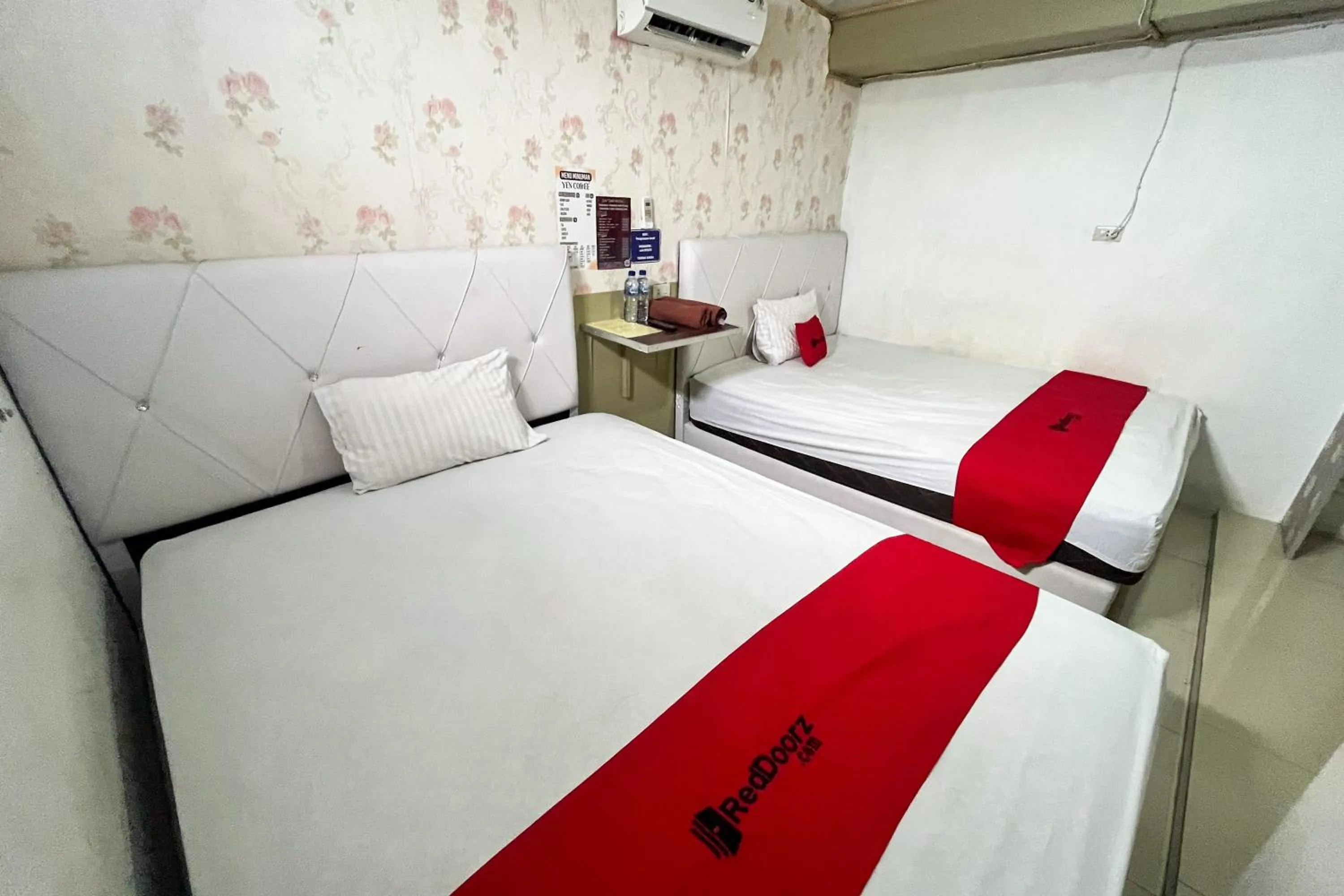 Bedroom, Bed in RedDoorz Syariah at Hostel Imah 3 Lampung