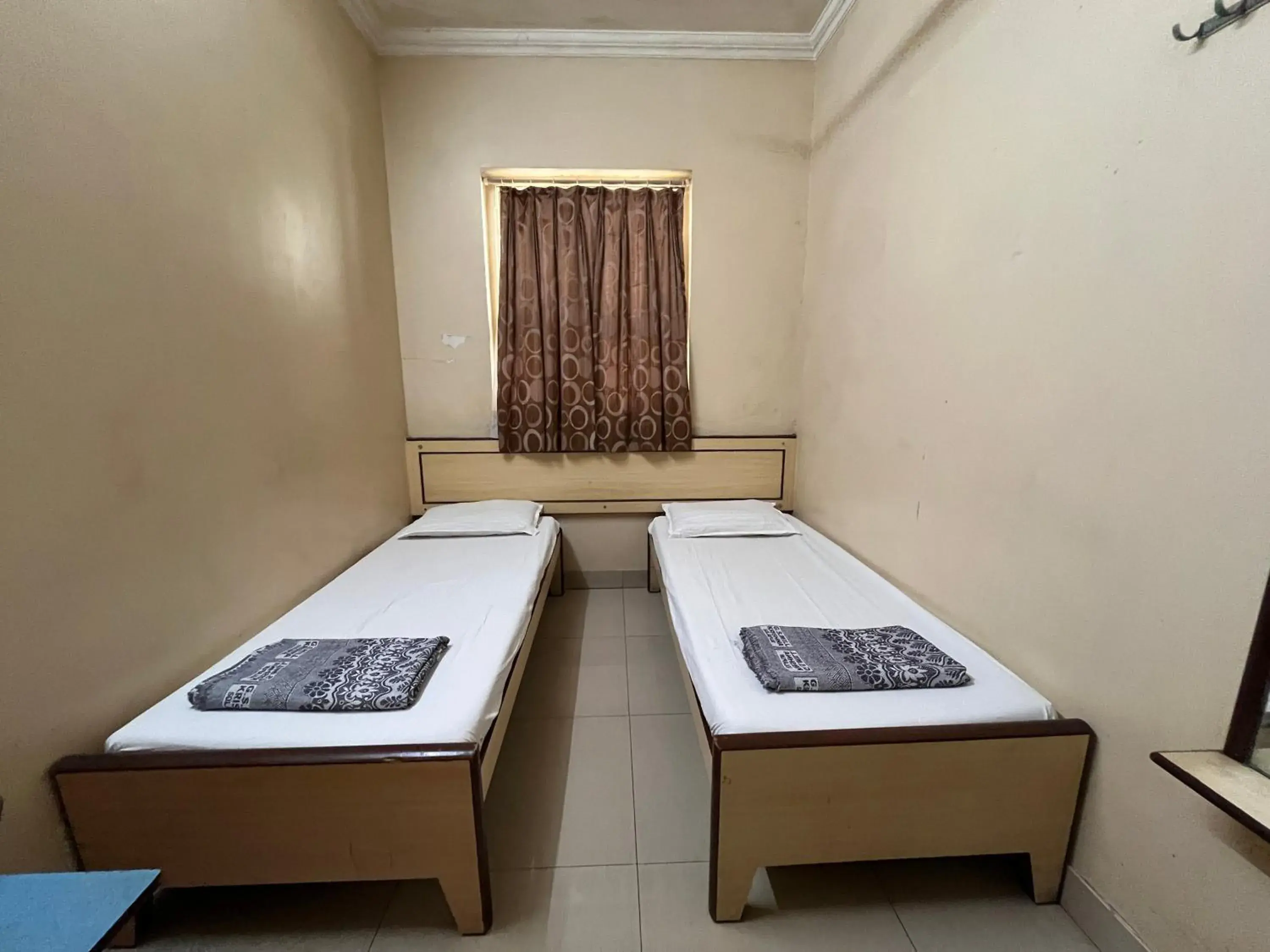 Double Room with Shared Bathroom - single occupancy in Milan Guest House Double Room with Shared Bathroom - single occupancy in Milan Guest House