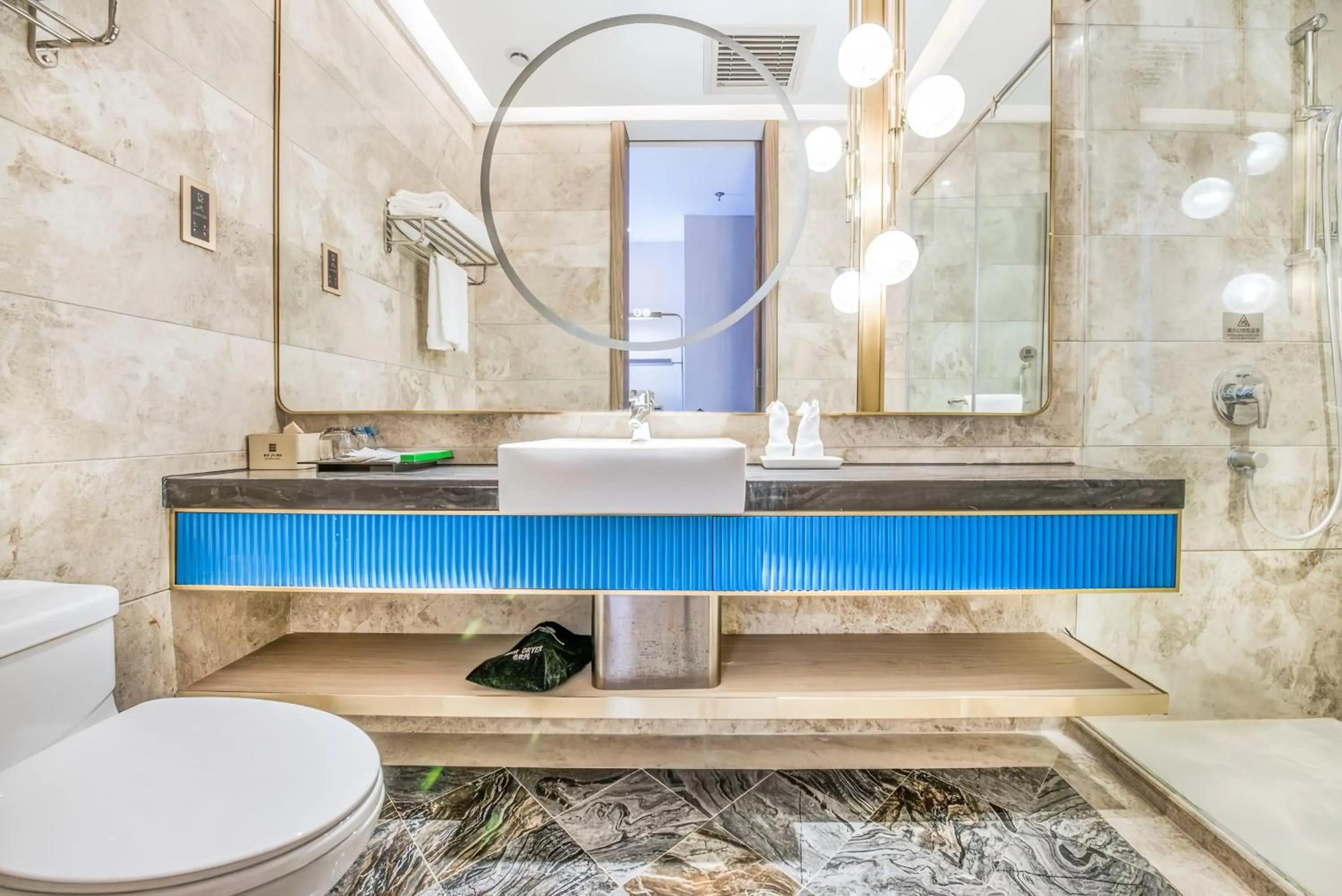 Shower in Echarm plus International Hotel Guangzhou Changgang Metro Station Branch - Free Shuttle Bus to Canton Fair Complex During Canton Fair Period