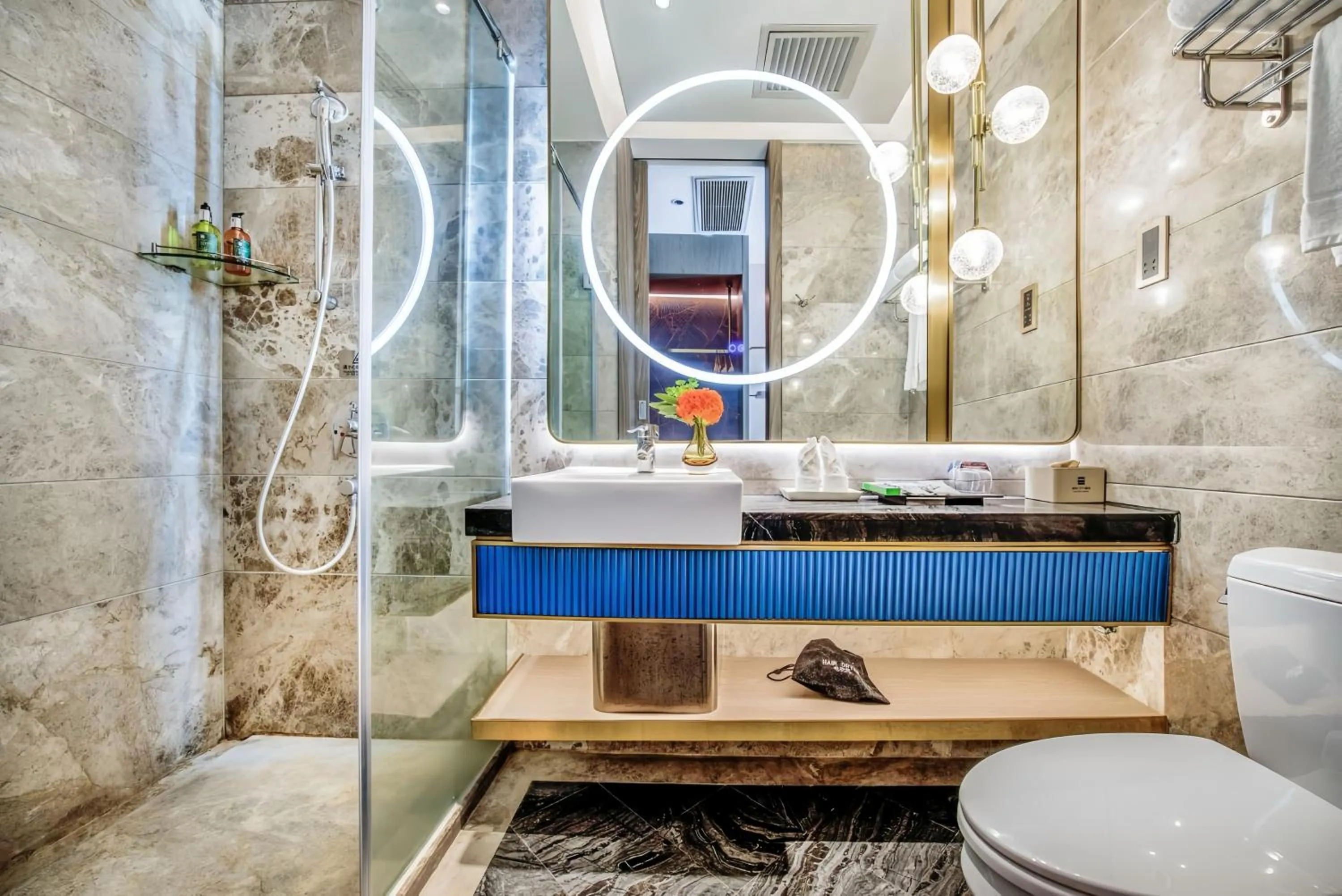 Shower in Echarm plus International Hotel Guangzhou Changgang Metro Station Branch - Free Shuttle Bus to Canton Fair Complex During Canton Fair Period