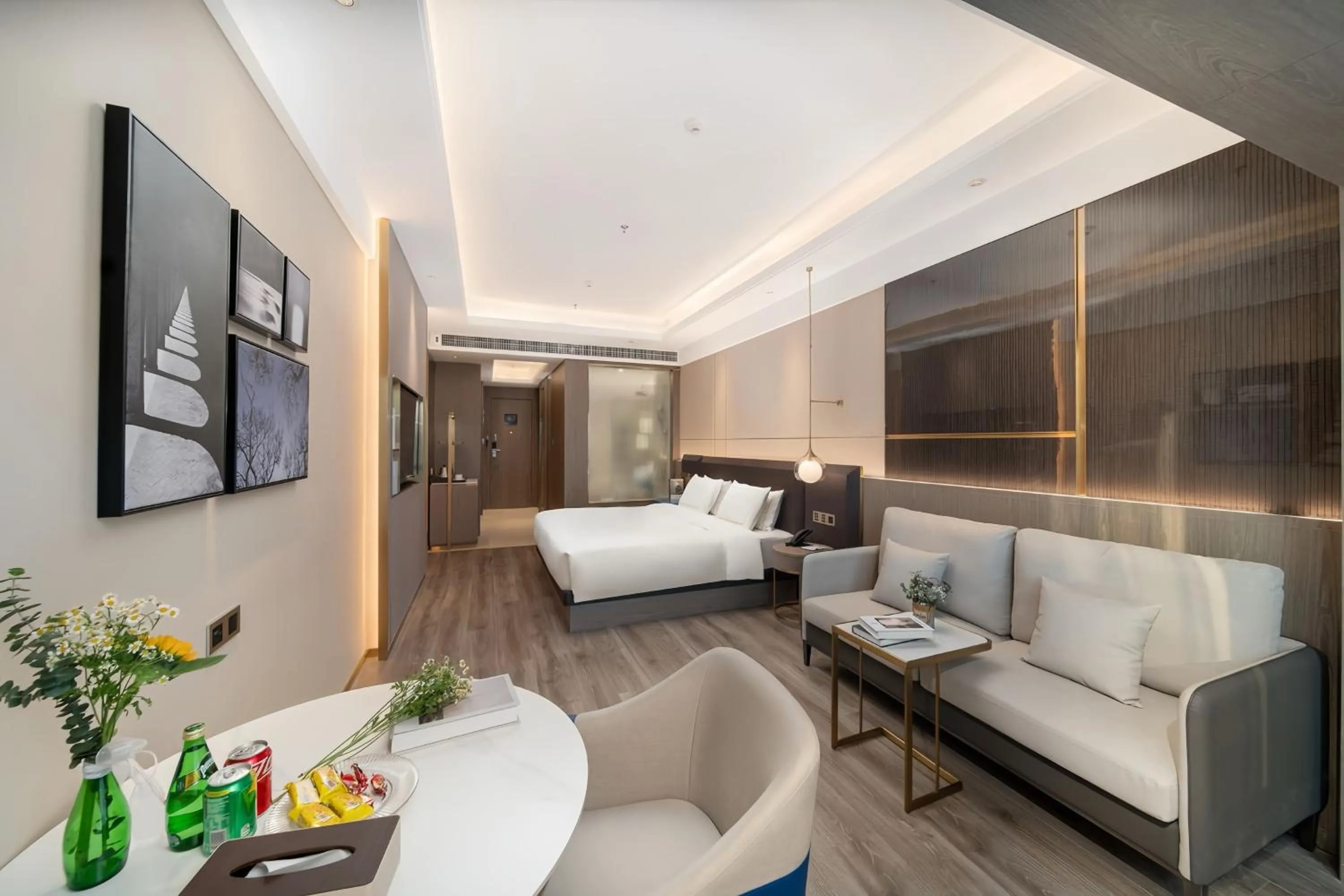 Bed in Echarm plus International Hotel Guangzhou Changgang Metro Station Branch - Free Shuttle Bus to Canton Fair Complex During Canton Fair Period