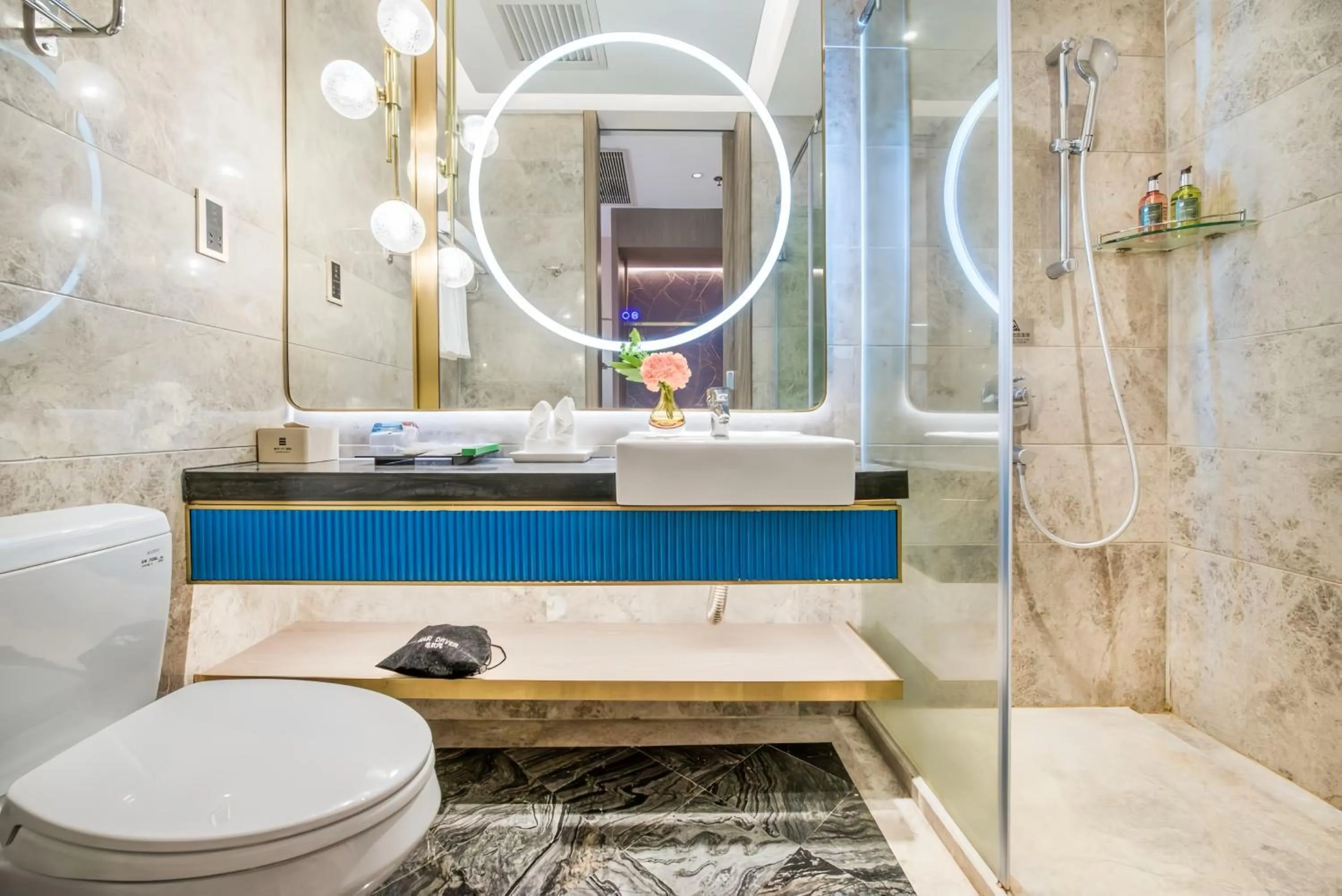 Shower in Echarm plus International Hotel Guangzhou Changgang Metro Station Branch - Free Shuttle Bus to Canton Fair Complex During Canton Fair Period