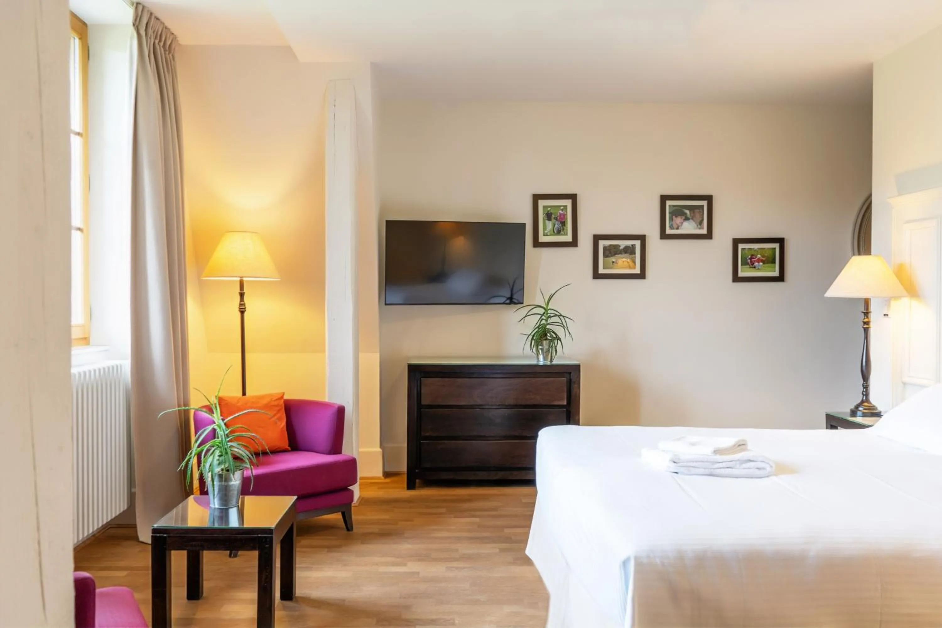 Bedroom, Bed in Le Manoir du Golf