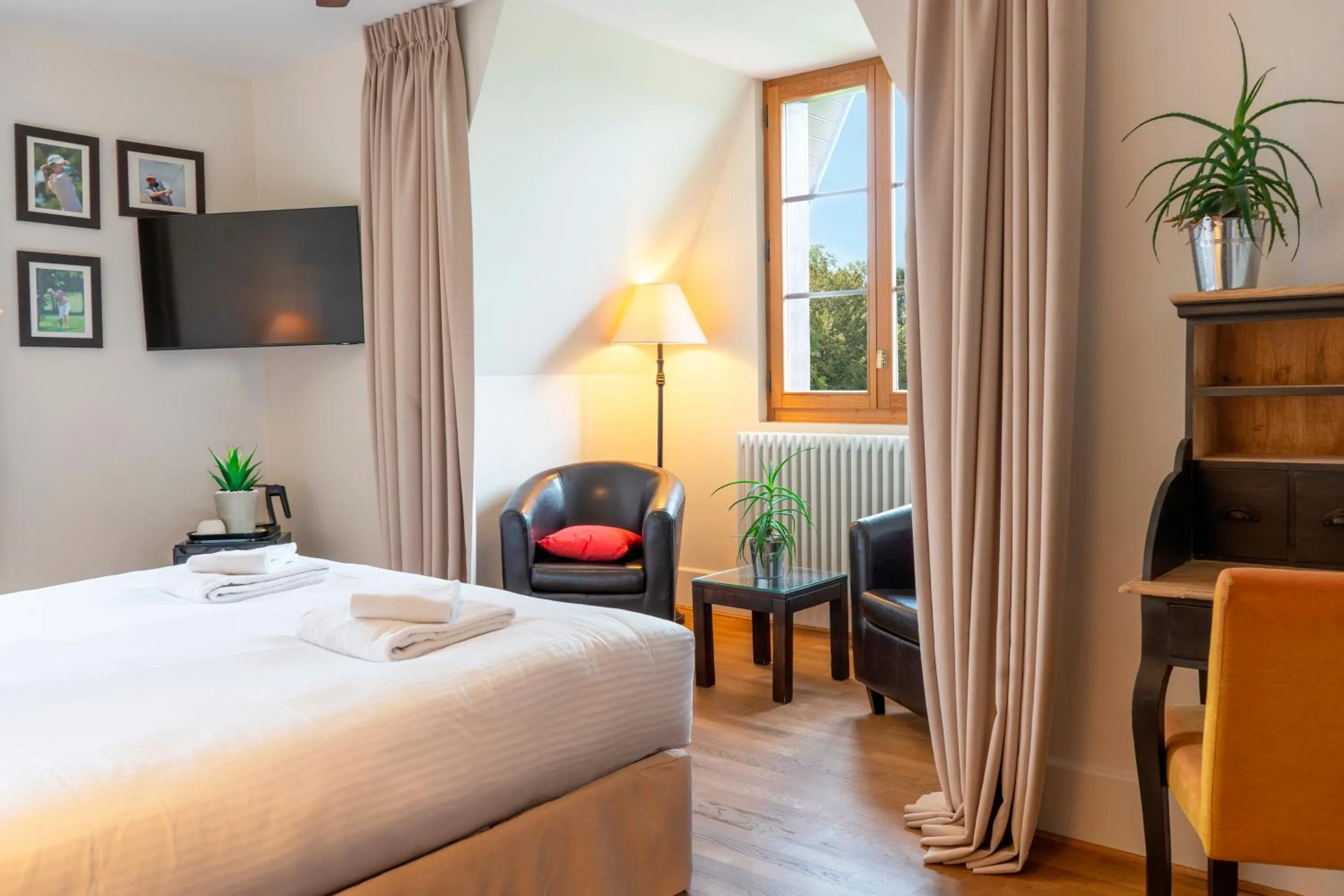 Bedroom, Bed in Le Manoir du Golf