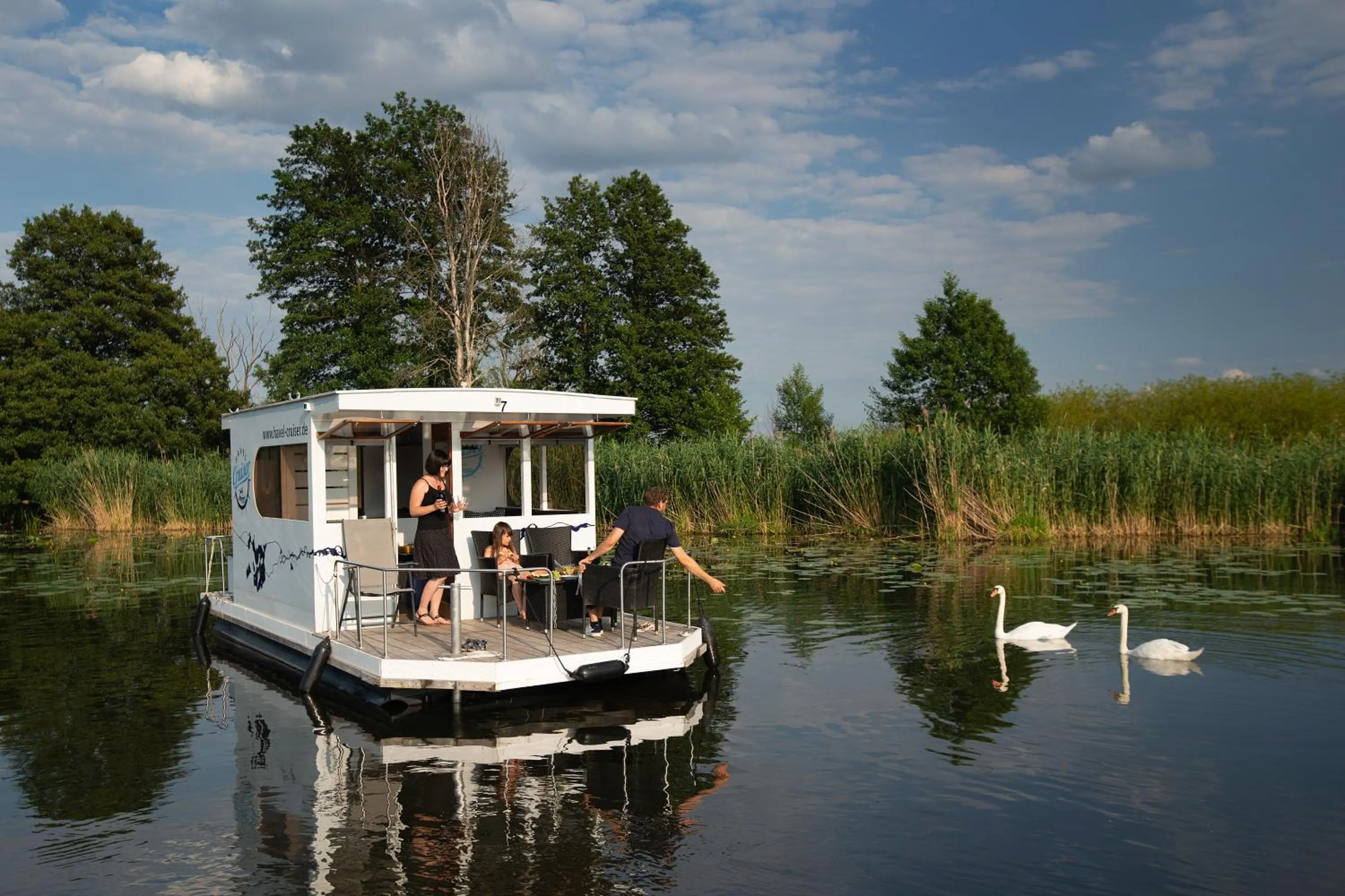 HAVEL-Cruiser Hausboot-Flöße mit Stil