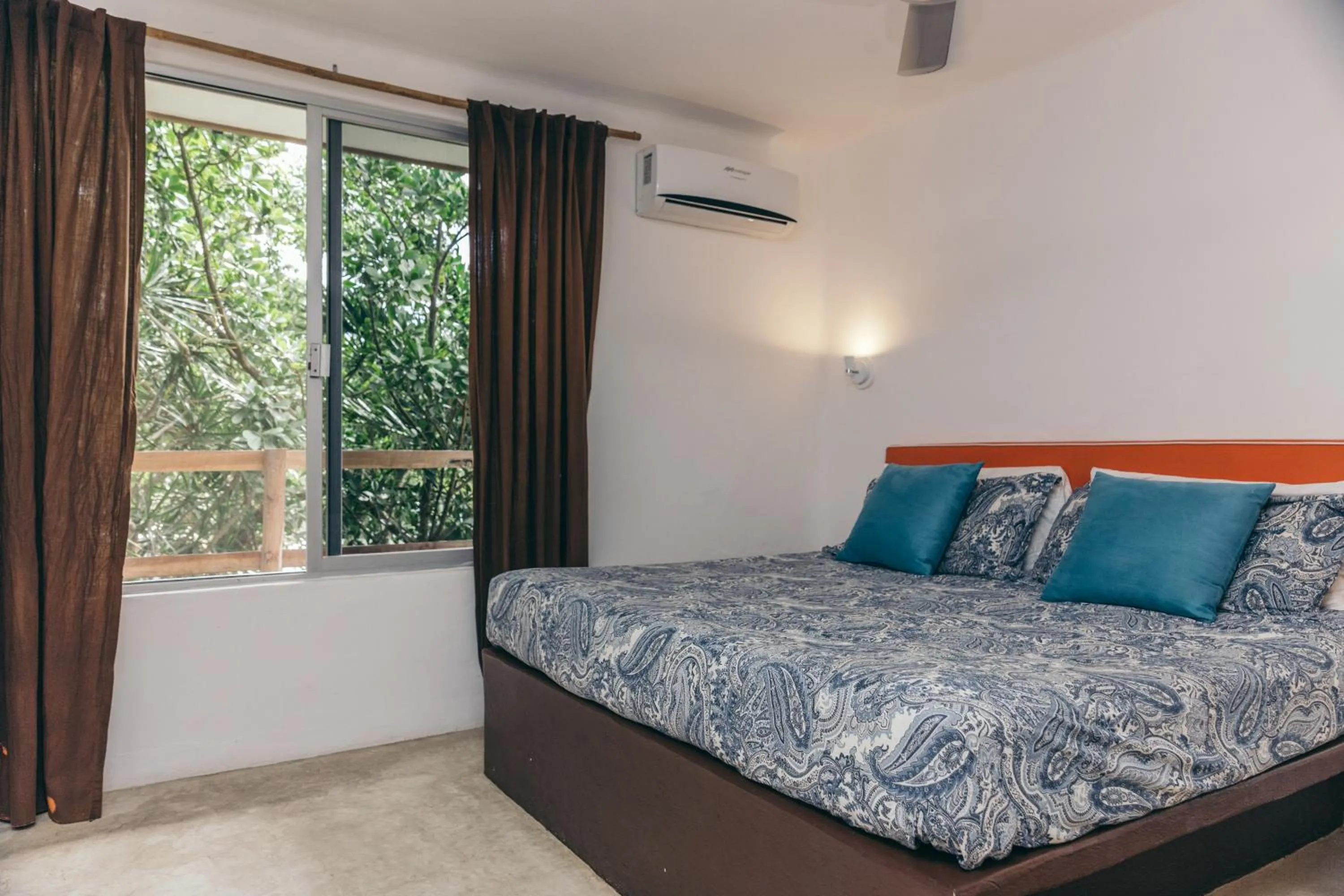 Bed in Teetotum hotel