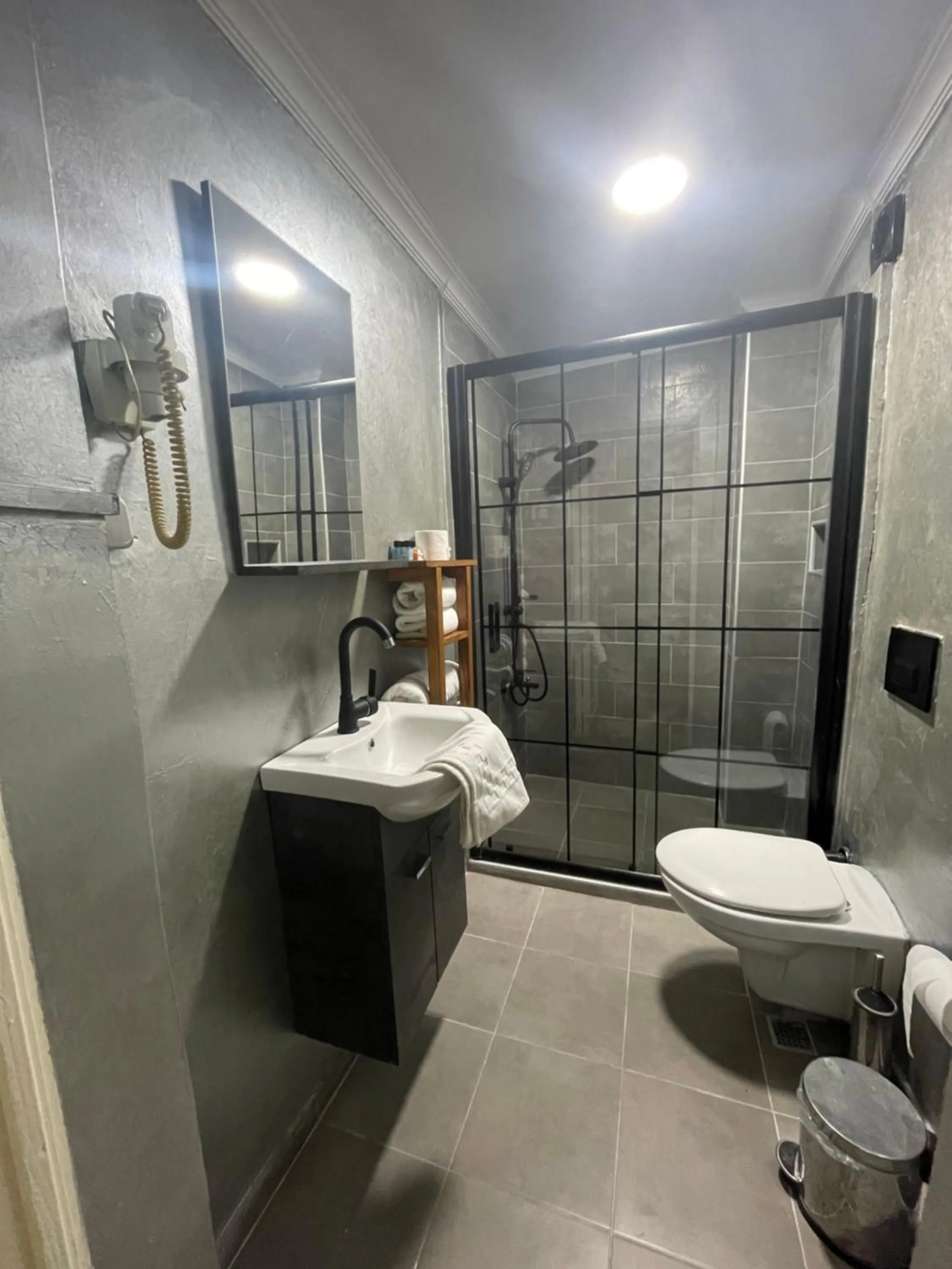 Bathroom in The Local Hostel & Guesthouse