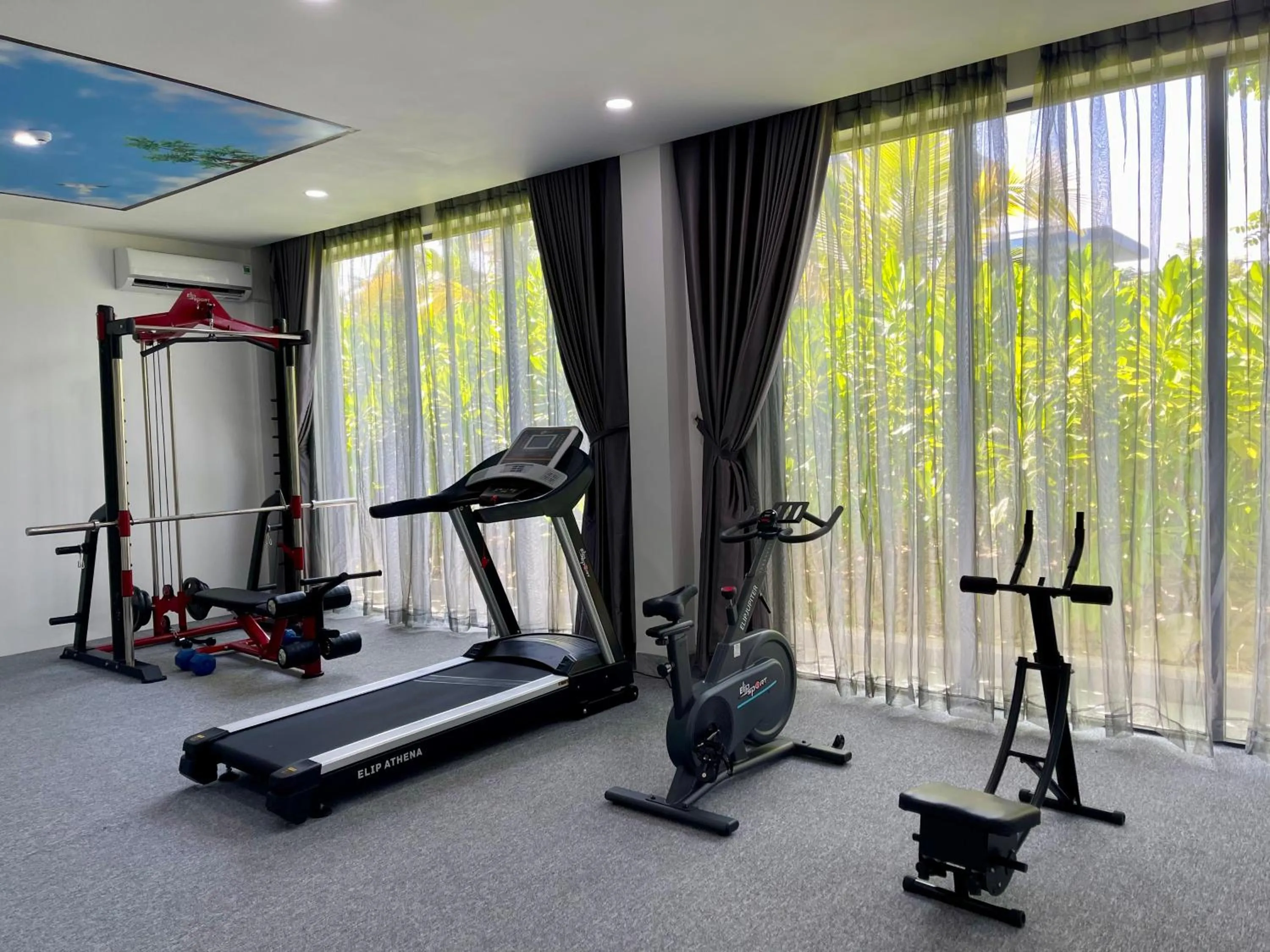 Fitness centre/facilities in Langco Bay Retreat