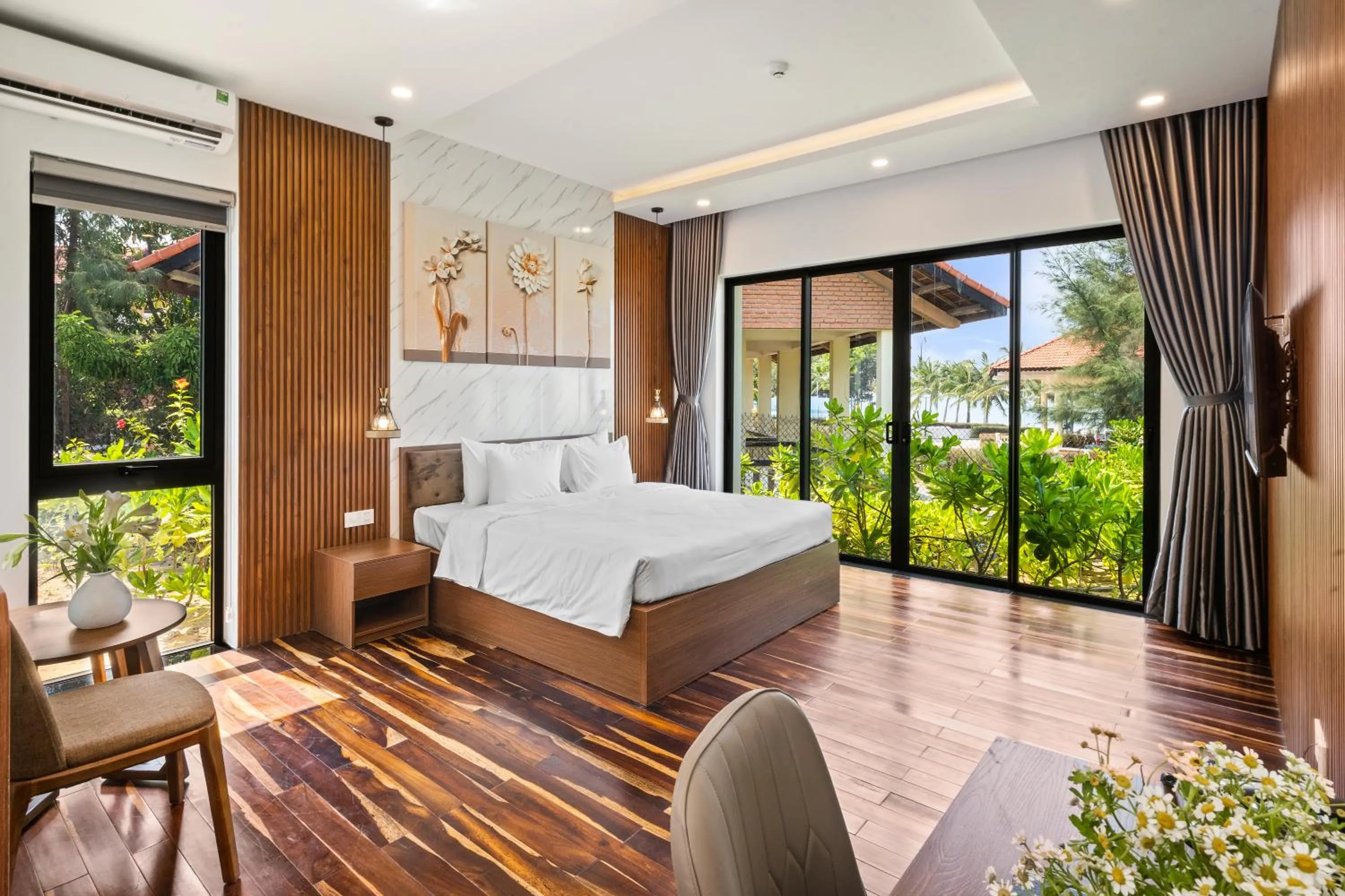 Garden, Bed in Langco Bay Retreat