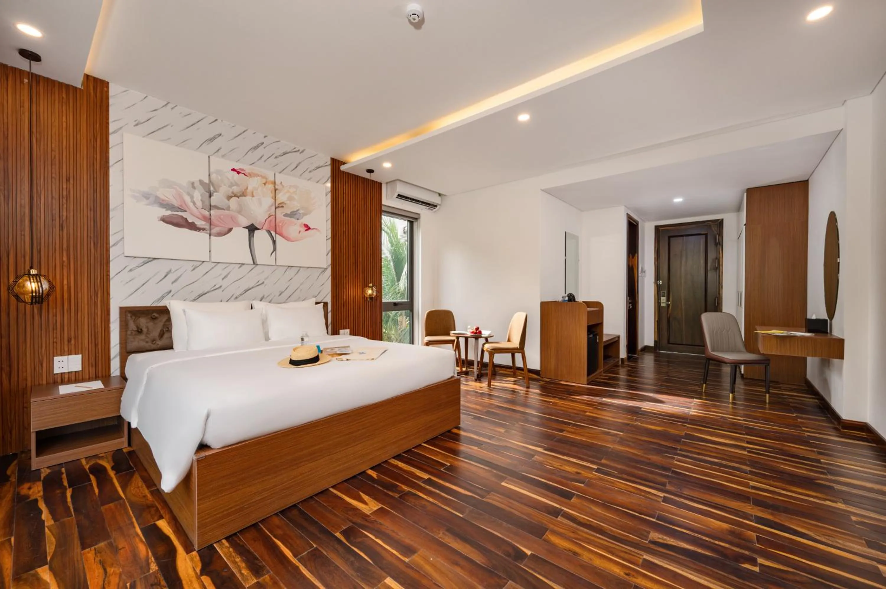 Living room, Bed in Langco Bay Retreat