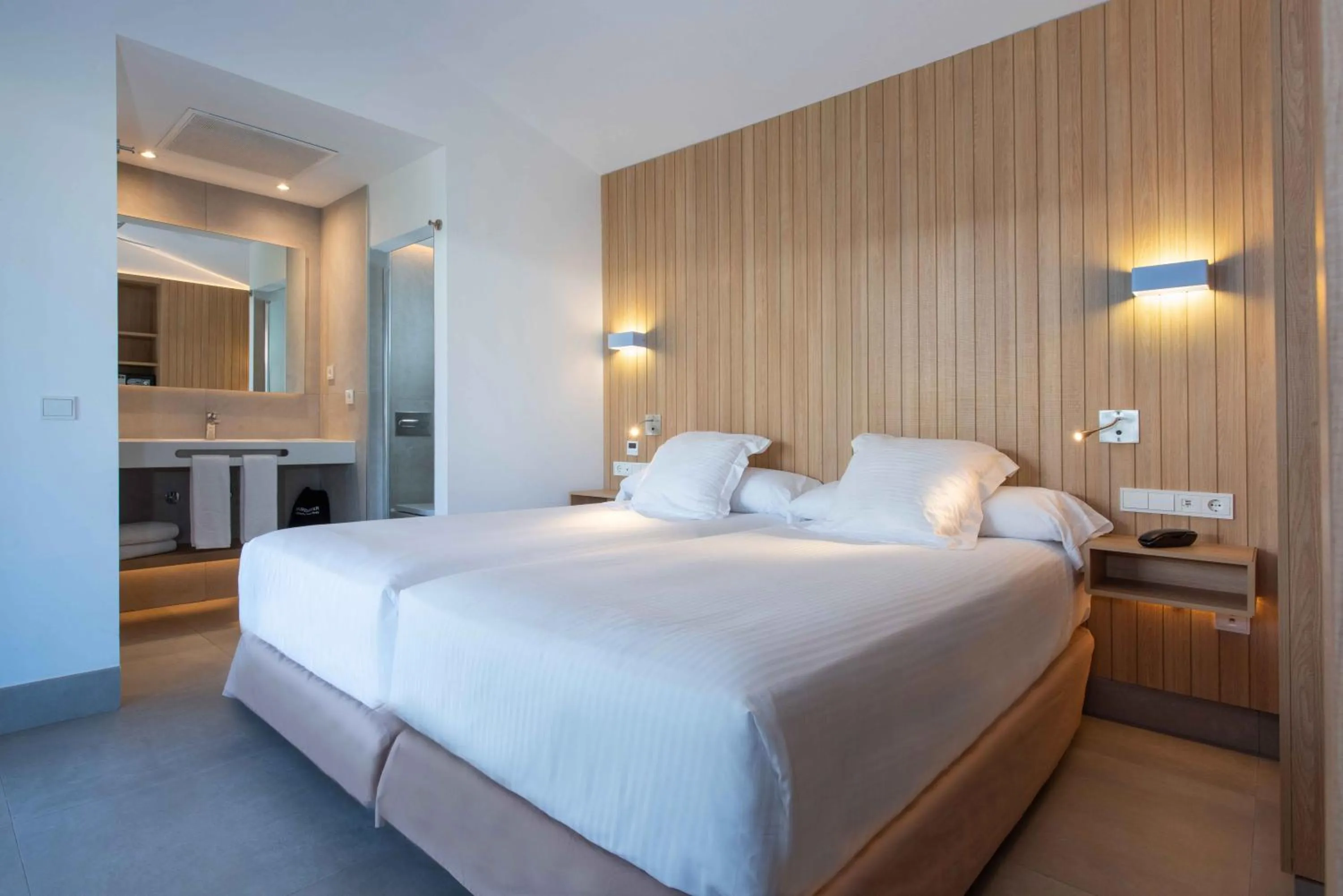 Bedroom, Bed in Valentin Playa de Muro