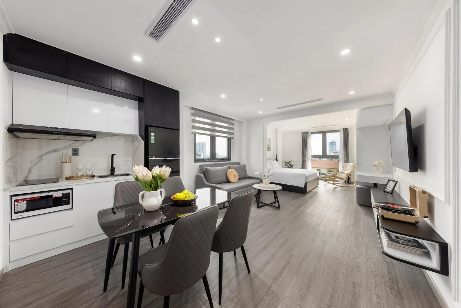 TV and multimedia in CityHouse- El Pino Realm at Metro Ben Thanh Market