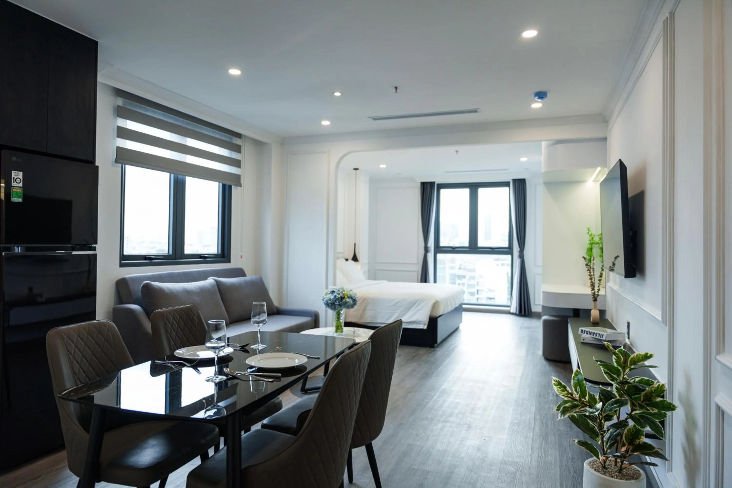 Photo of the whole room in CityHouse- El Pino Realm at Metro Ben Thanh Market