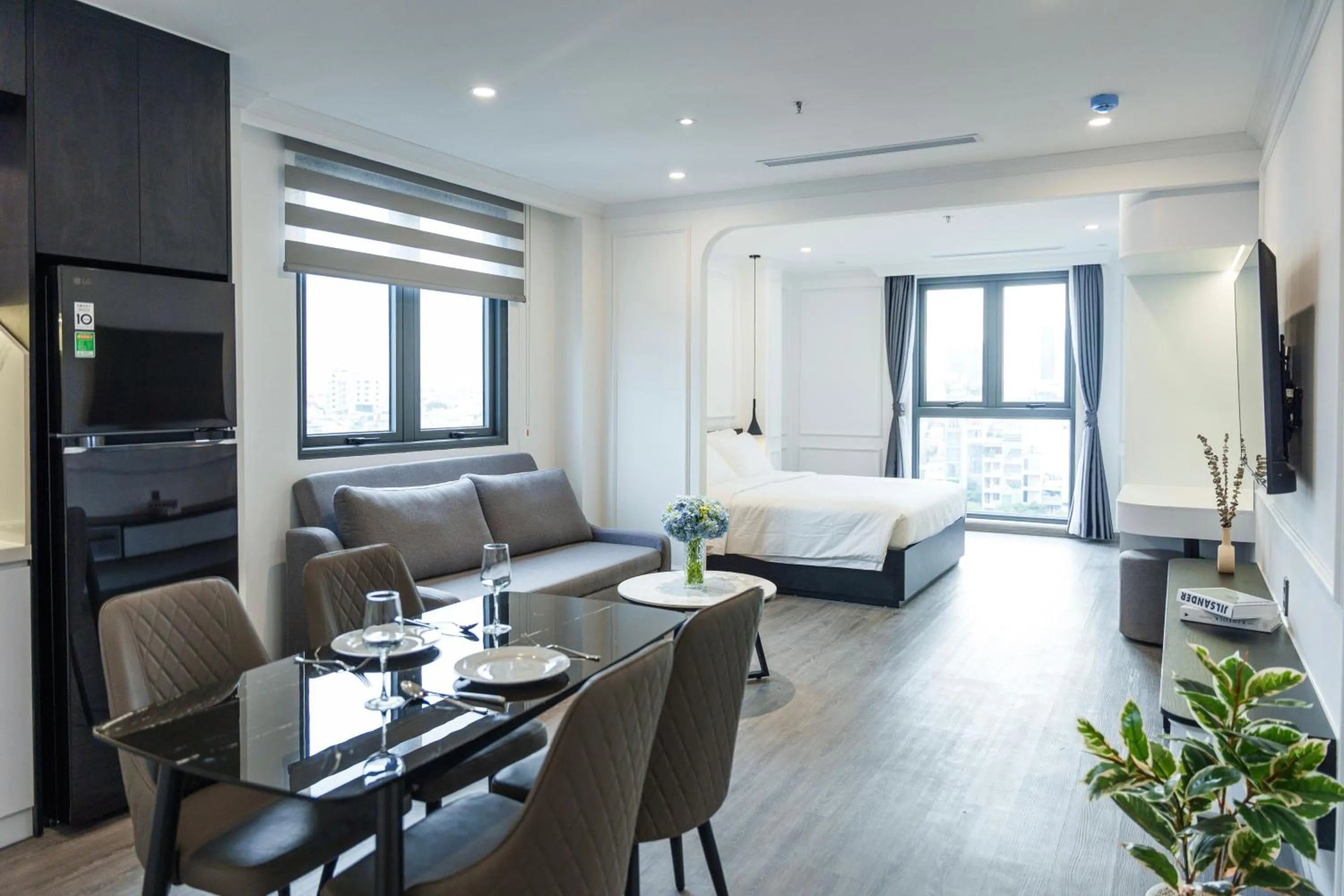 Photo of the whole room in CityHouse- El Pino Realm at Metro Ben Thanh Market