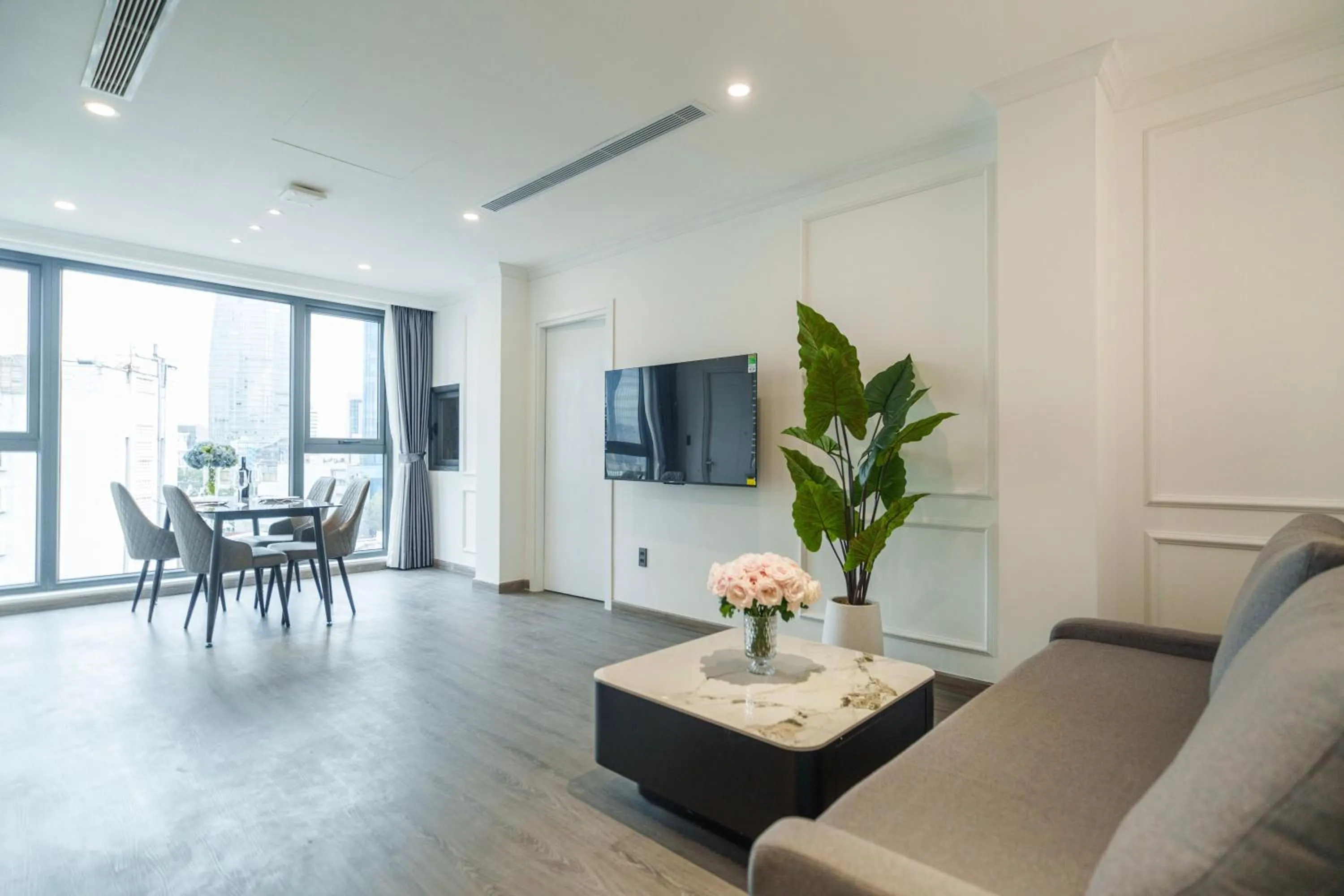 TV and multimedia in CityHouse- El Pino Realm at Metro Ben Thanh Market