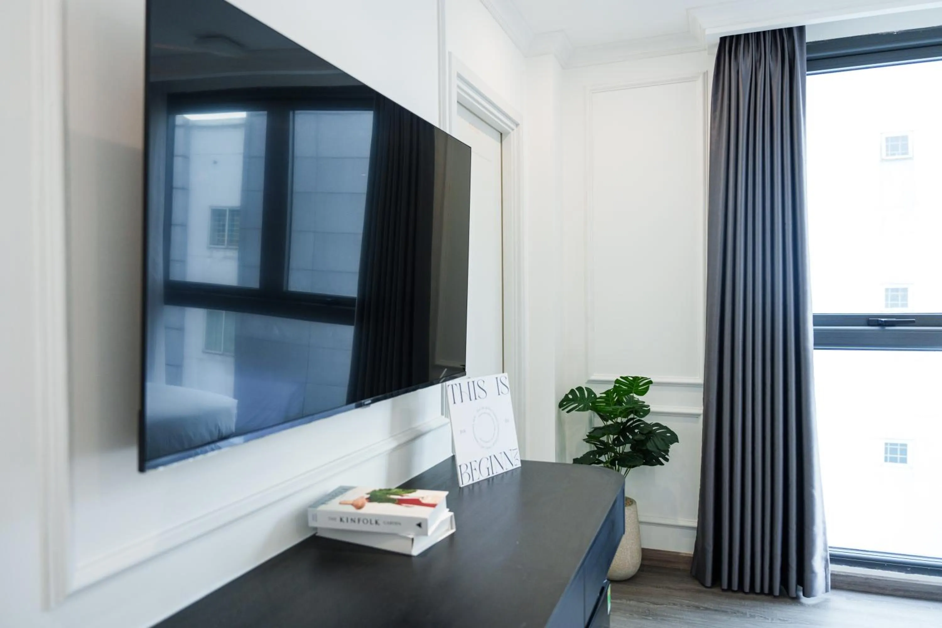 TV and multimedia in CityHouse- El Pino Realm at Metro Ben Thanh Market