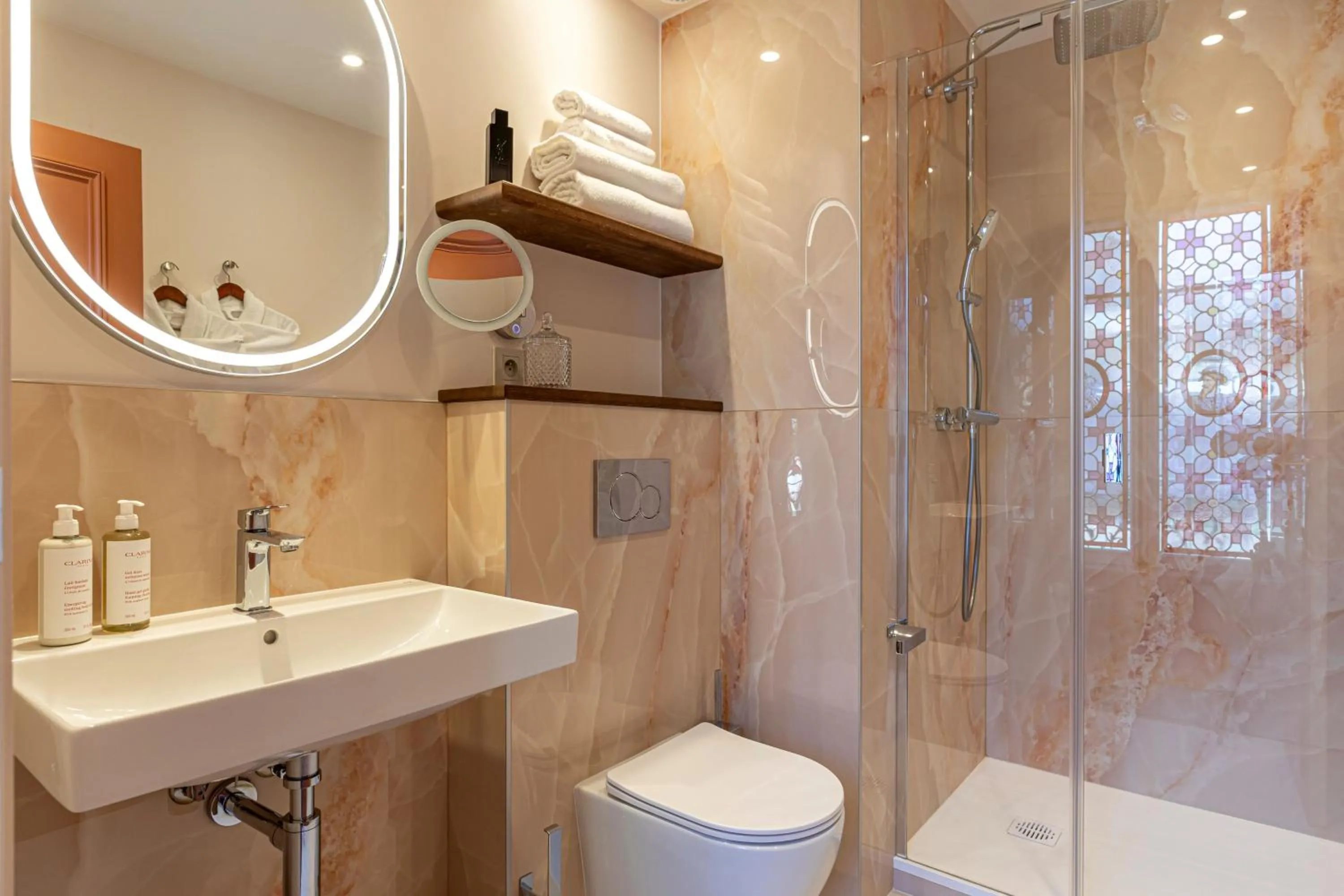 Shower in Villa SoPi Appart'Hotel by Patrick Hayat