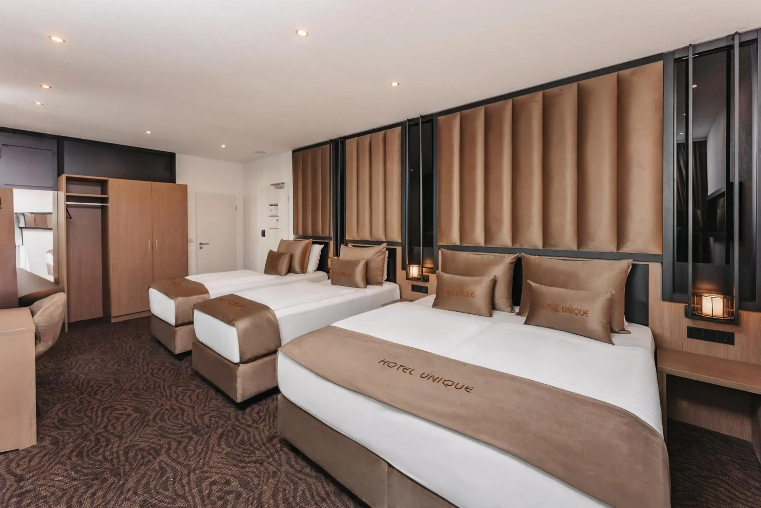 Deluxe Family Room in Hotel Unique Majestic Deluxe Family Room in Hotel Unique Majestic