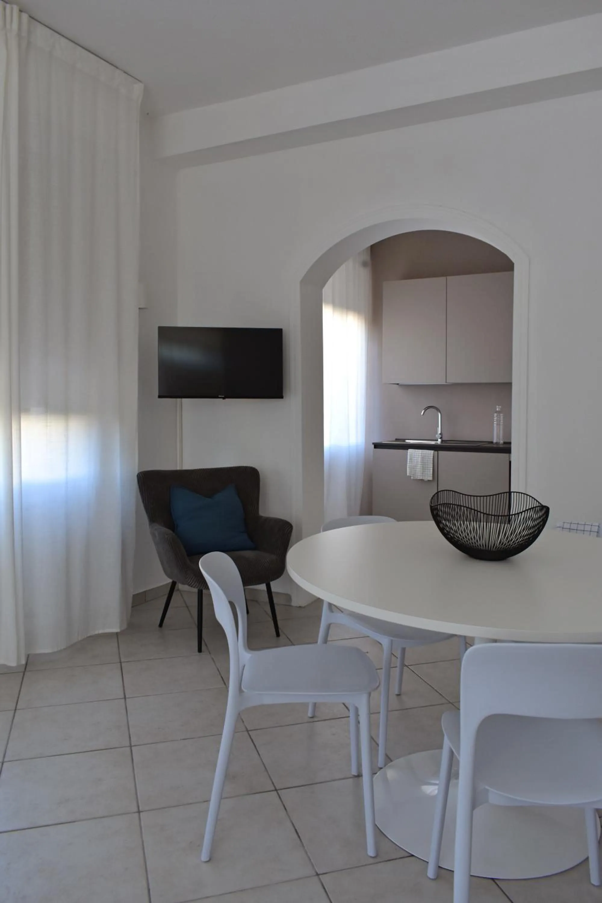 TV and multimedia in Poggio Al Lago Apartments & Rooms