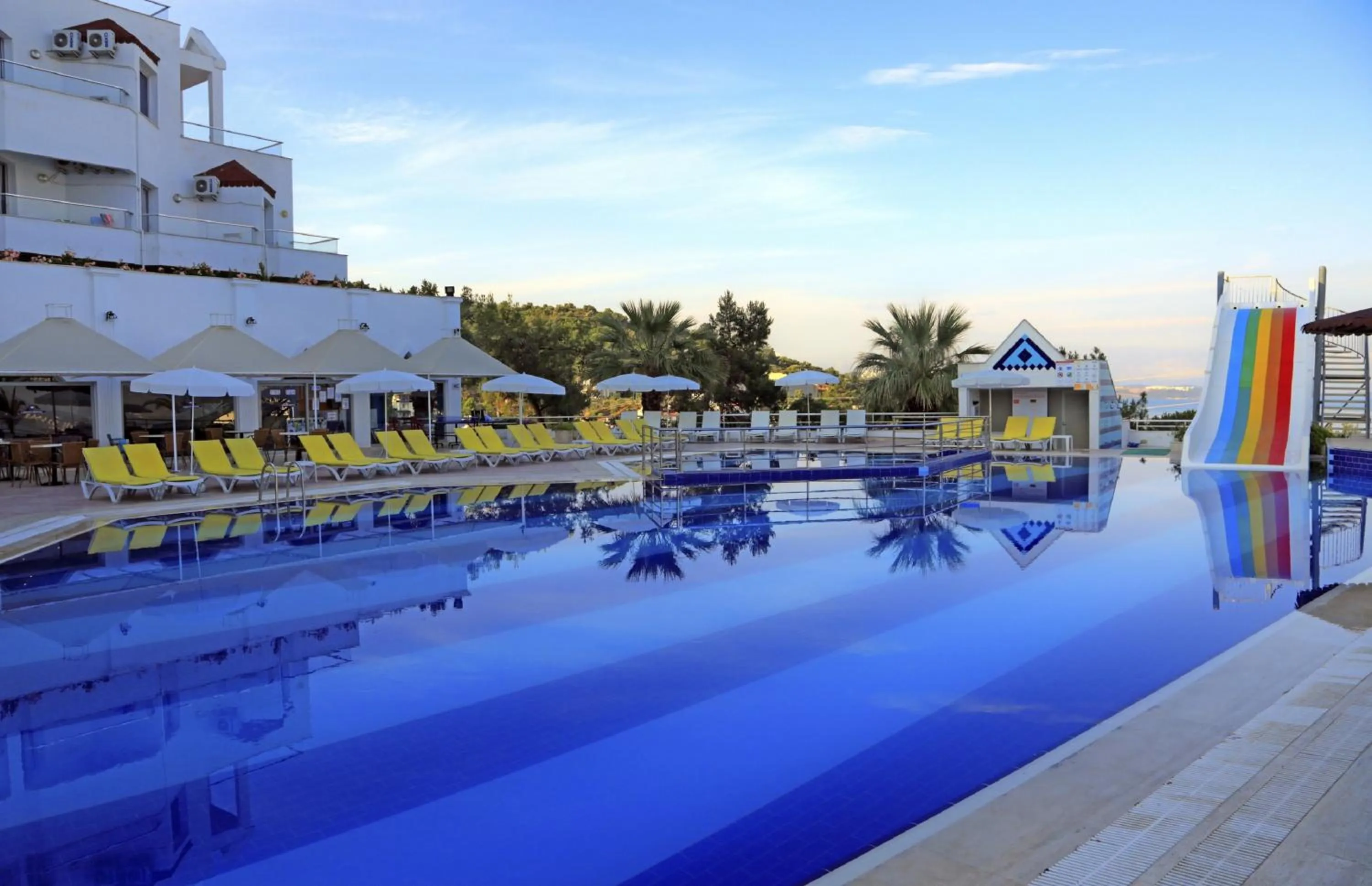 Swimming pool in Roseira Beach Resort