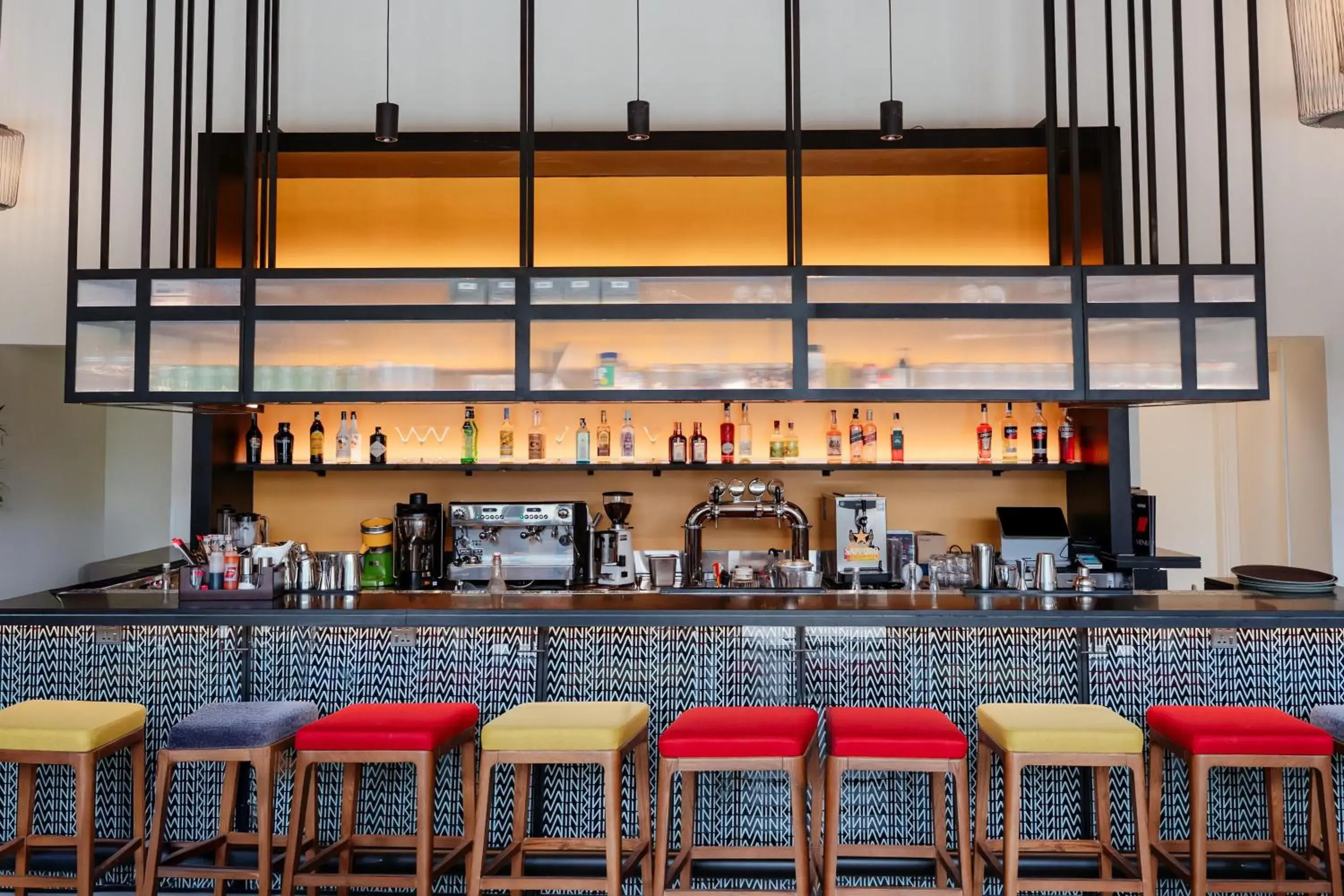 Lounge or bar in Wink Hai Phong Centre, Unscripted by Hyatt - 24 Hours stay Lounge or bar in Wink Hai Phong Centre, Unscripted by Hyatt - 24 Hours stay