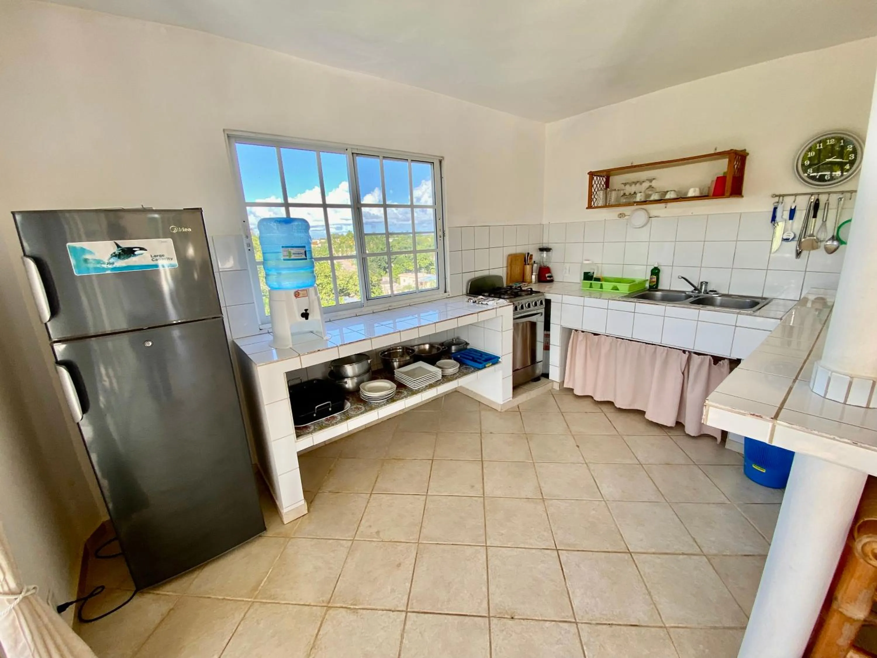 Kitchen or kitchenette in Casa Blanca Samaná - Las Galeras