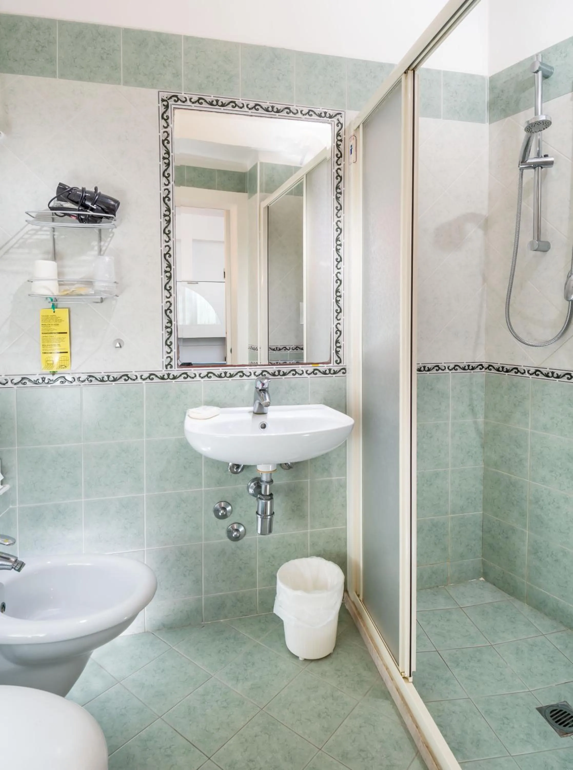 Shower in Hotel Albatros