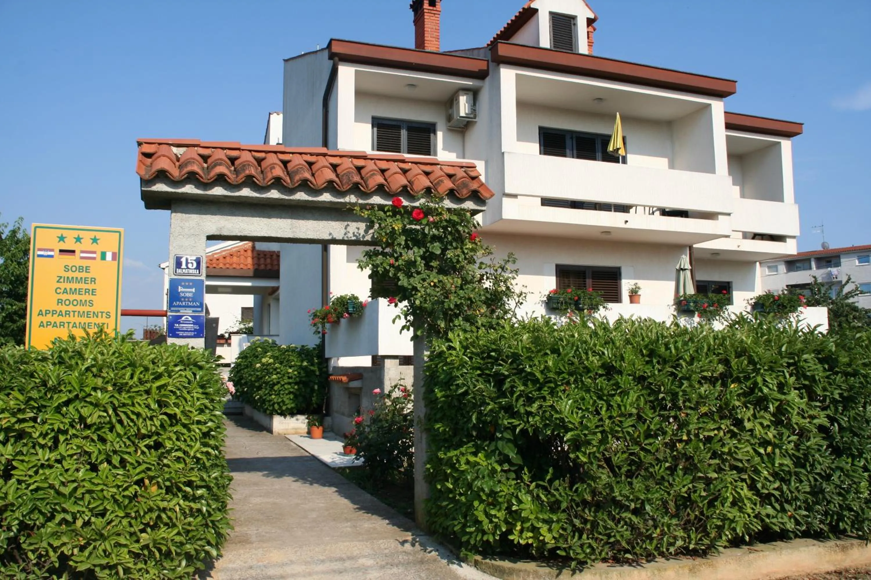 Day in Apartments Villa Falcon