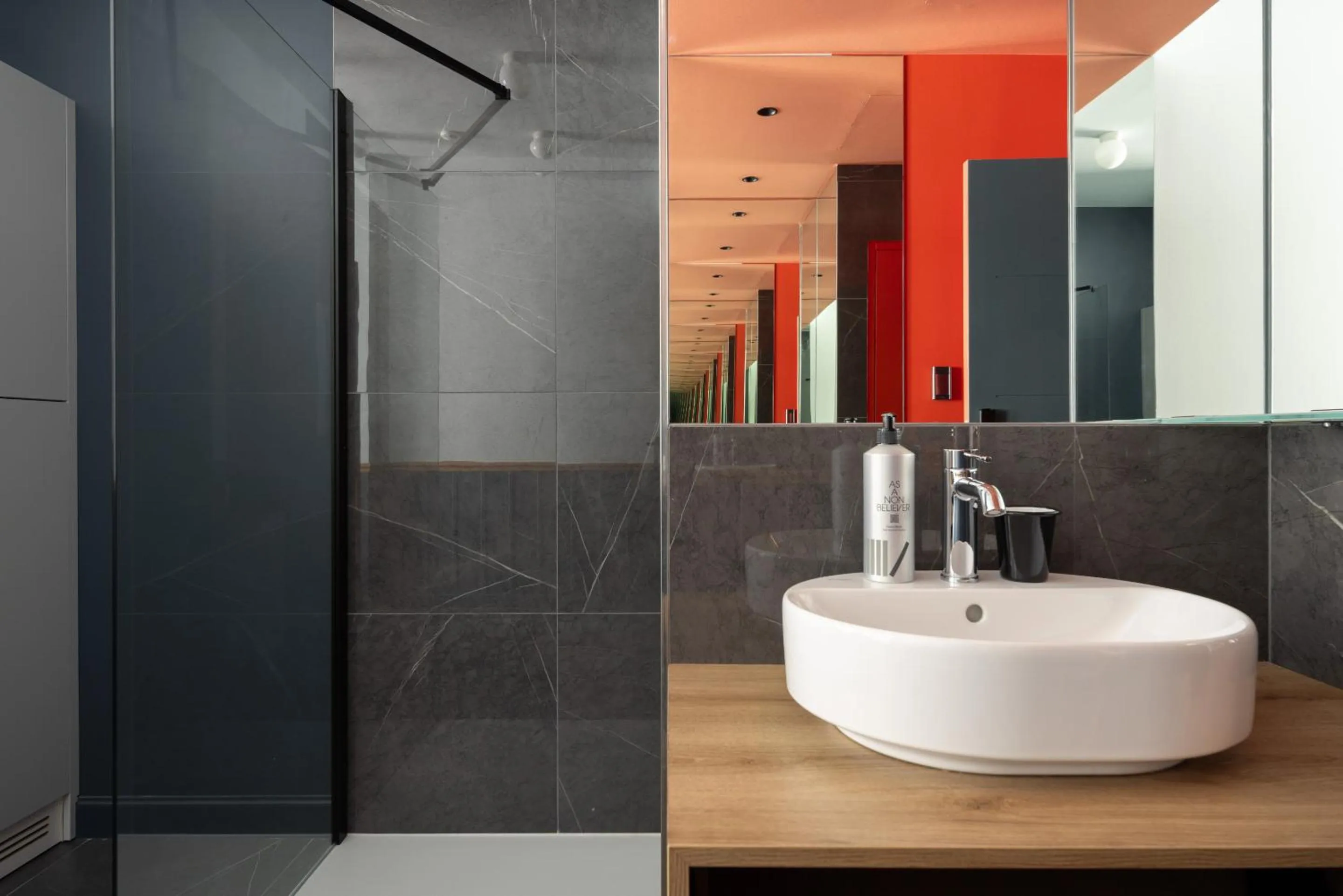 Bathroom in 1.75 Paris Le Charme