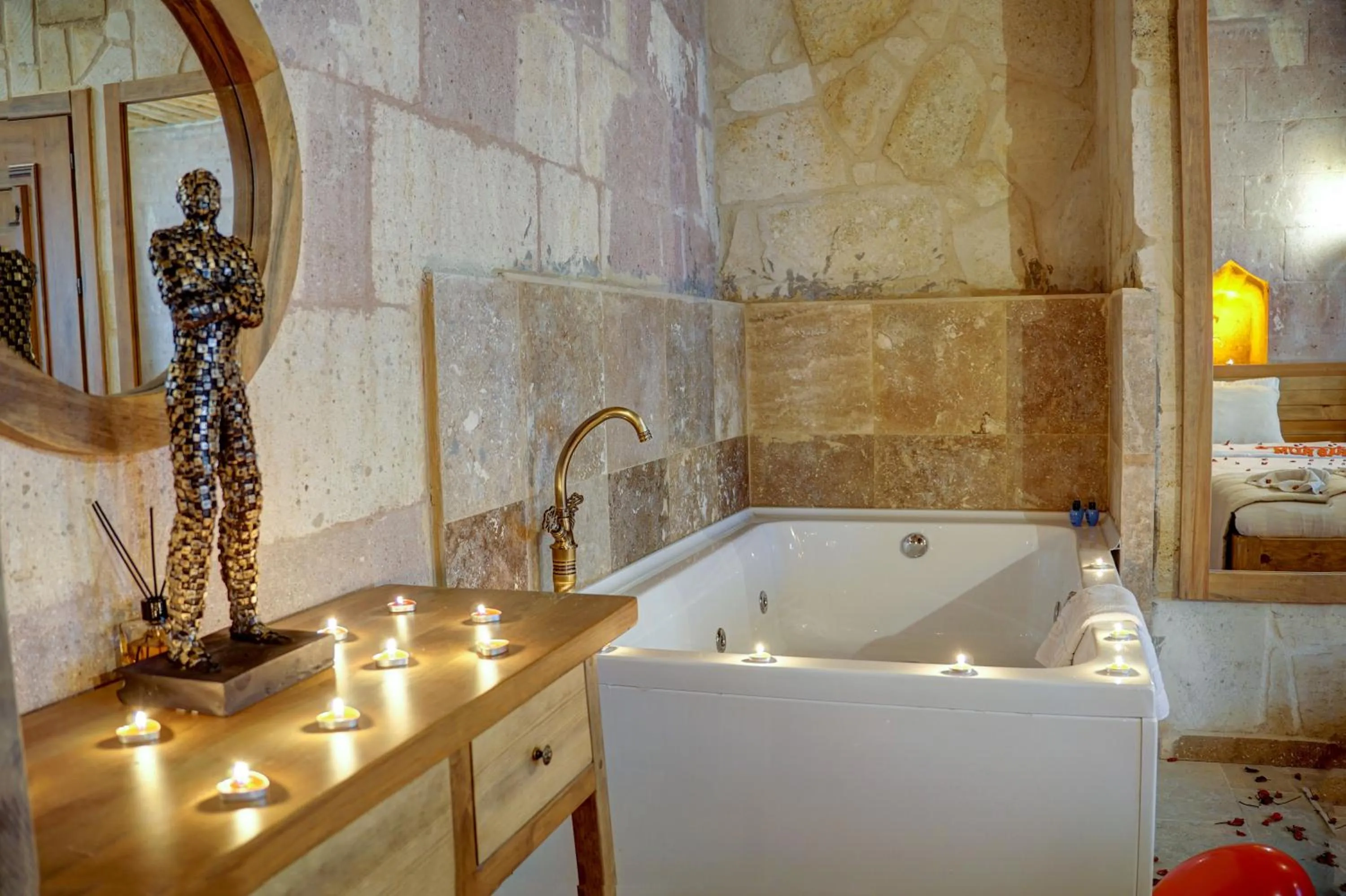 Hot Tub in Cappadocia Alfa Cave Hotel