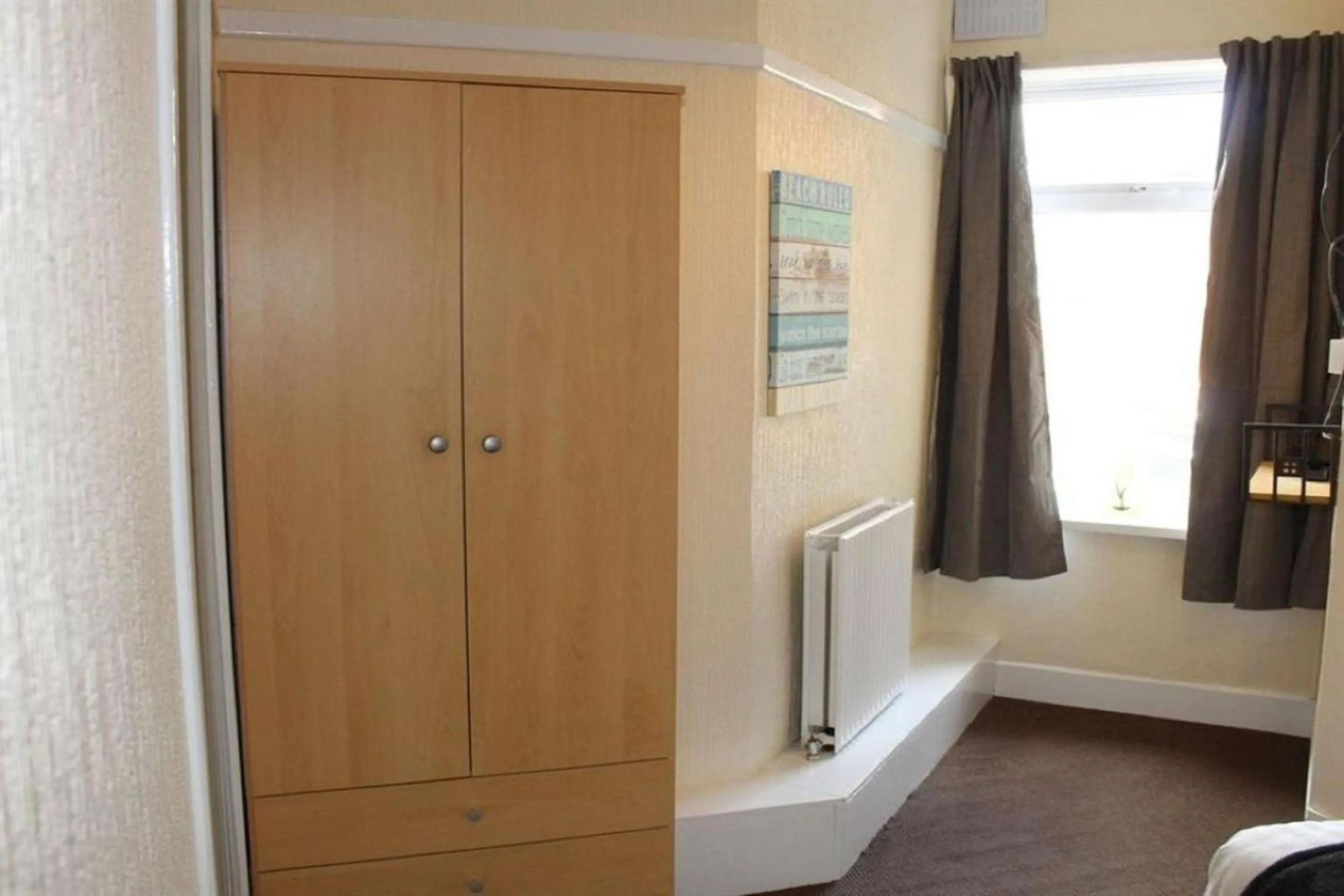 Lobby or reception, TV/Entertainment Center in OYO The Sun Hotel