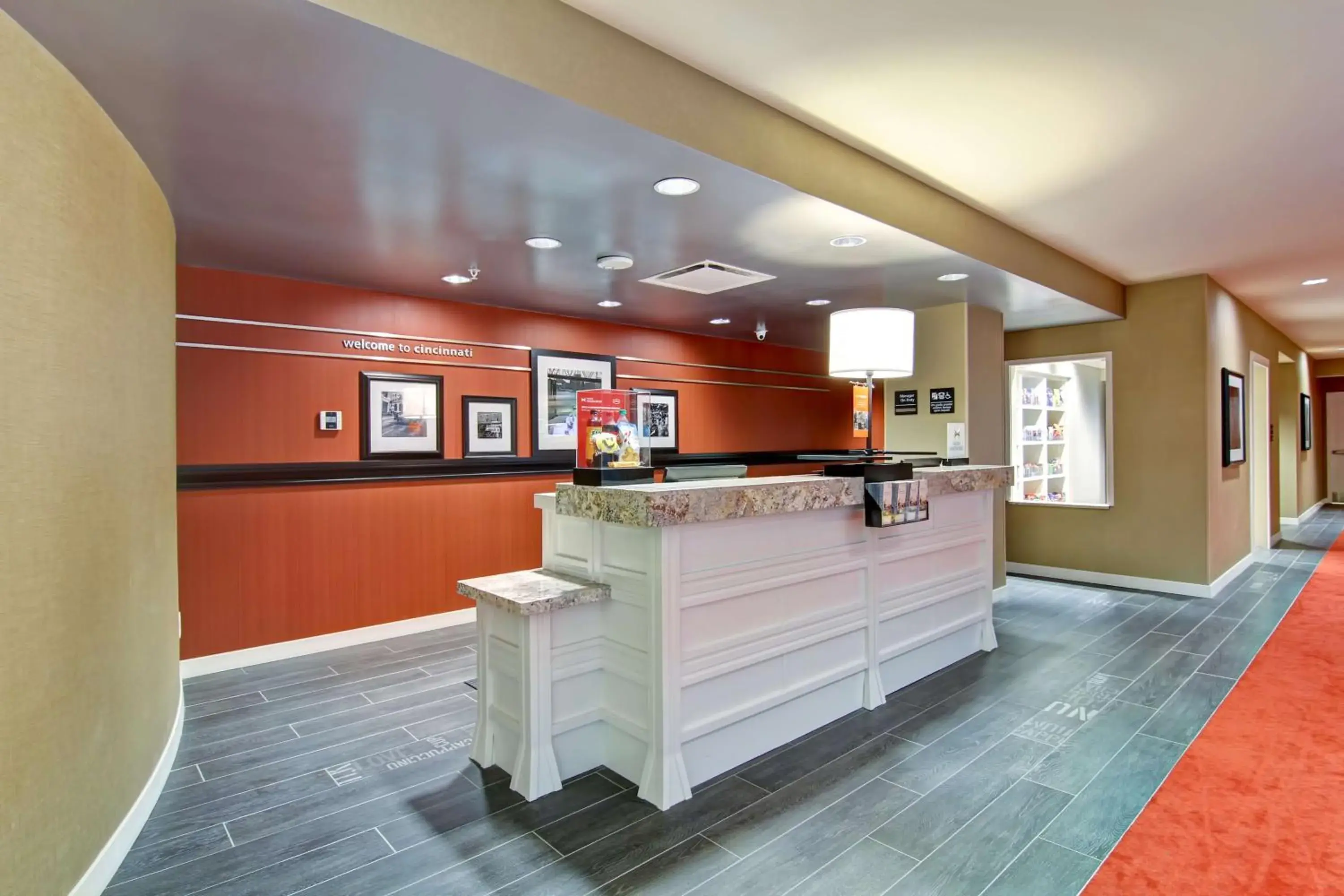 Lobby or reception in Hampton Inn and Suites Cincinnati - Downtown Lobby or reception in Hampton Inn and Suites Cincinnati - Downtown