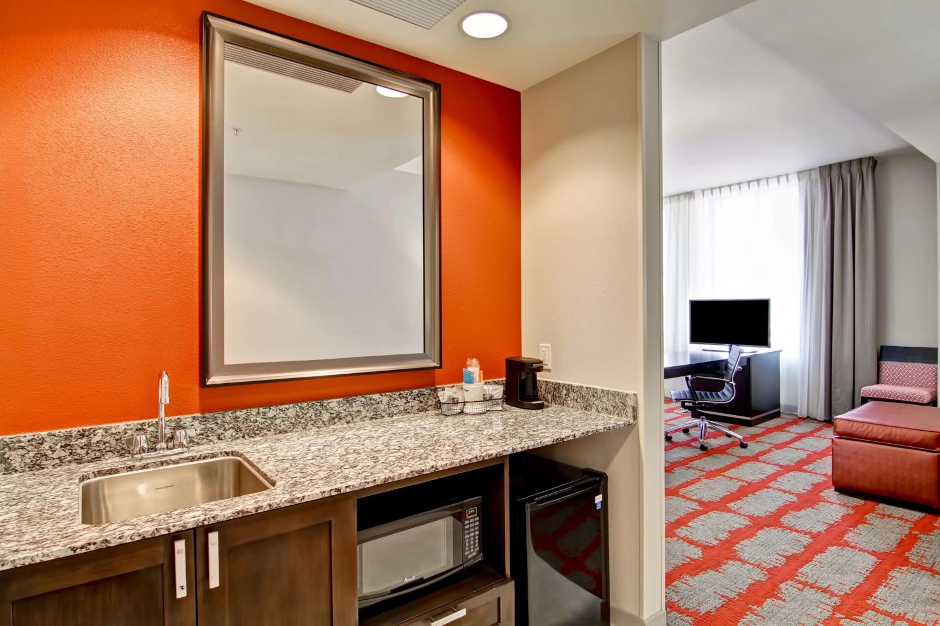 Kitchen or kitchenette in Hampton Inn and Suites Cincinnati - Downtown