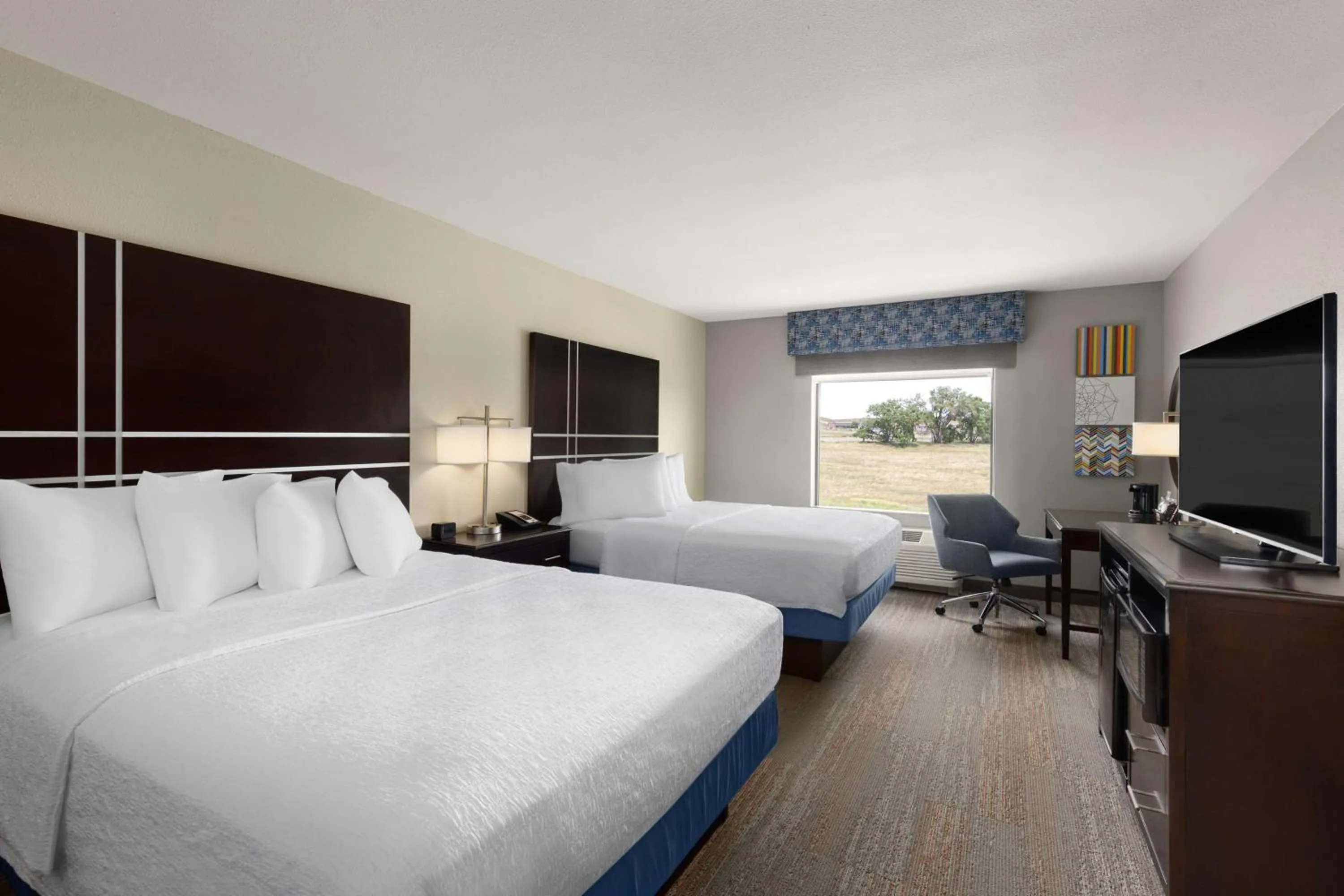 Bed in Hampton Inn & Suites Douglas