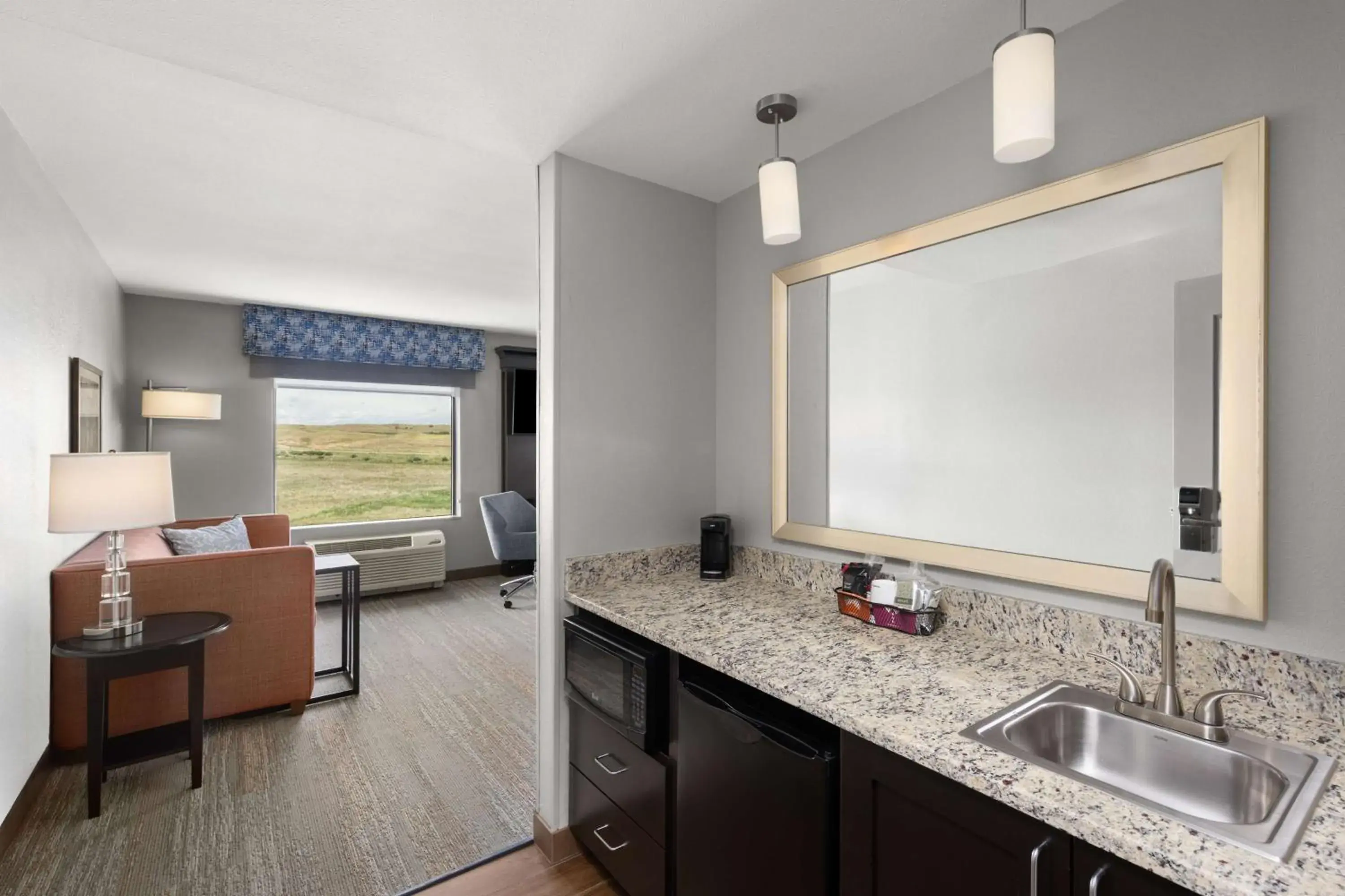 Photo of the whole room in Hampton Inn & Suites Douglas Photo of the whole room in Hampton Inn & Suites Douglas