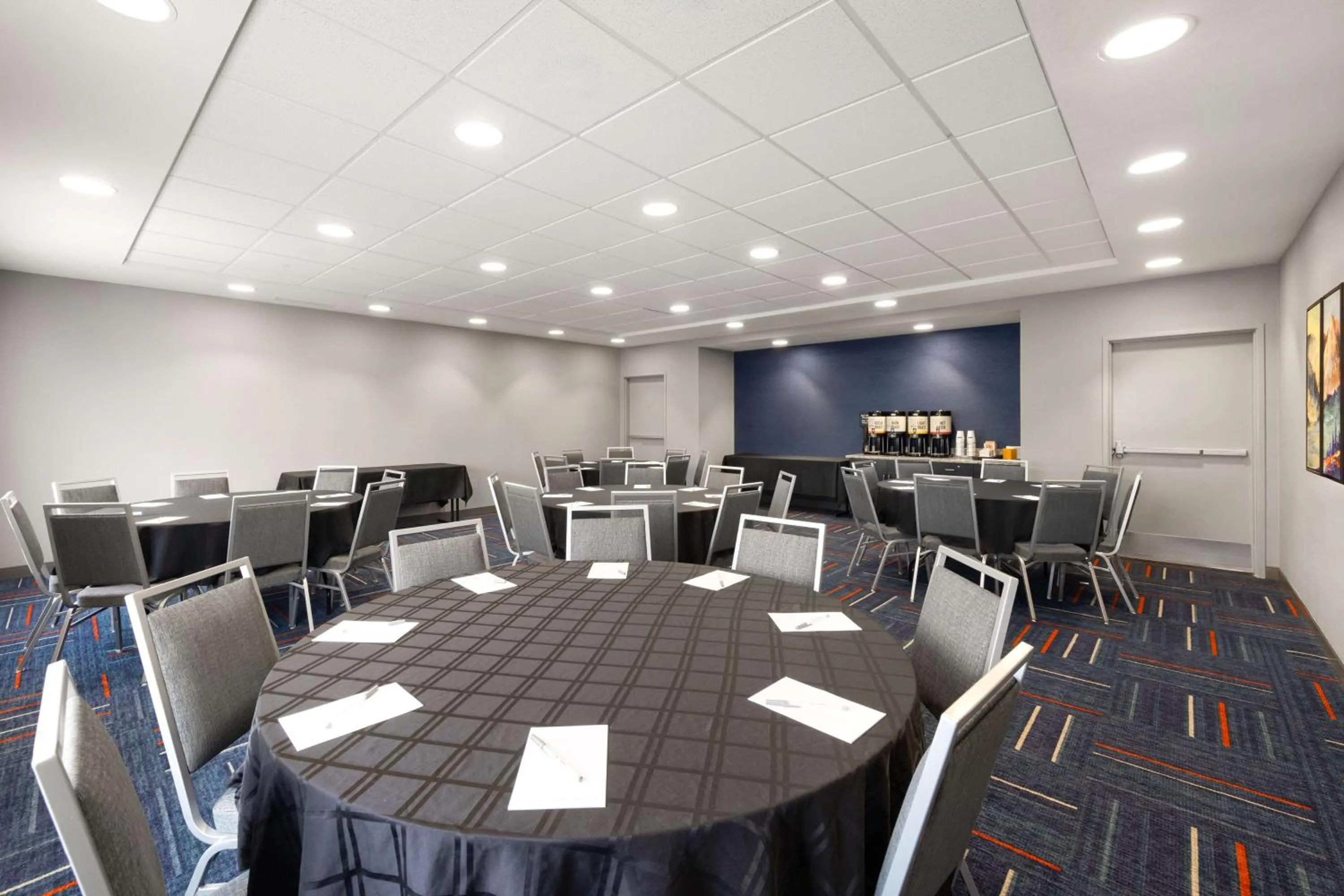 Meeting/conference room in Hampton Inn & Suites Douglas